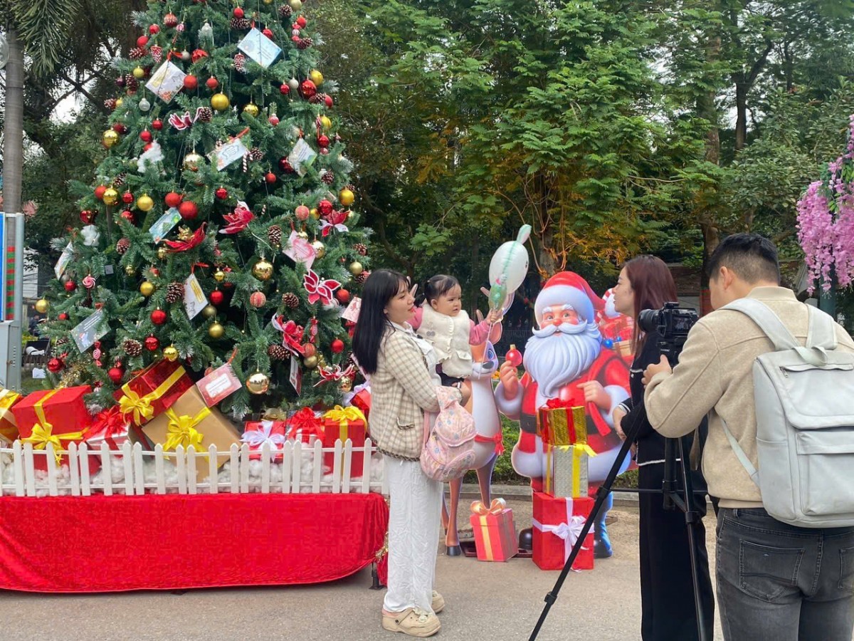 Rộn ràng các trải nghiệm dịp Noel - Tết Dương lịch cho trẻ em tại Vườn thú Hà Nội