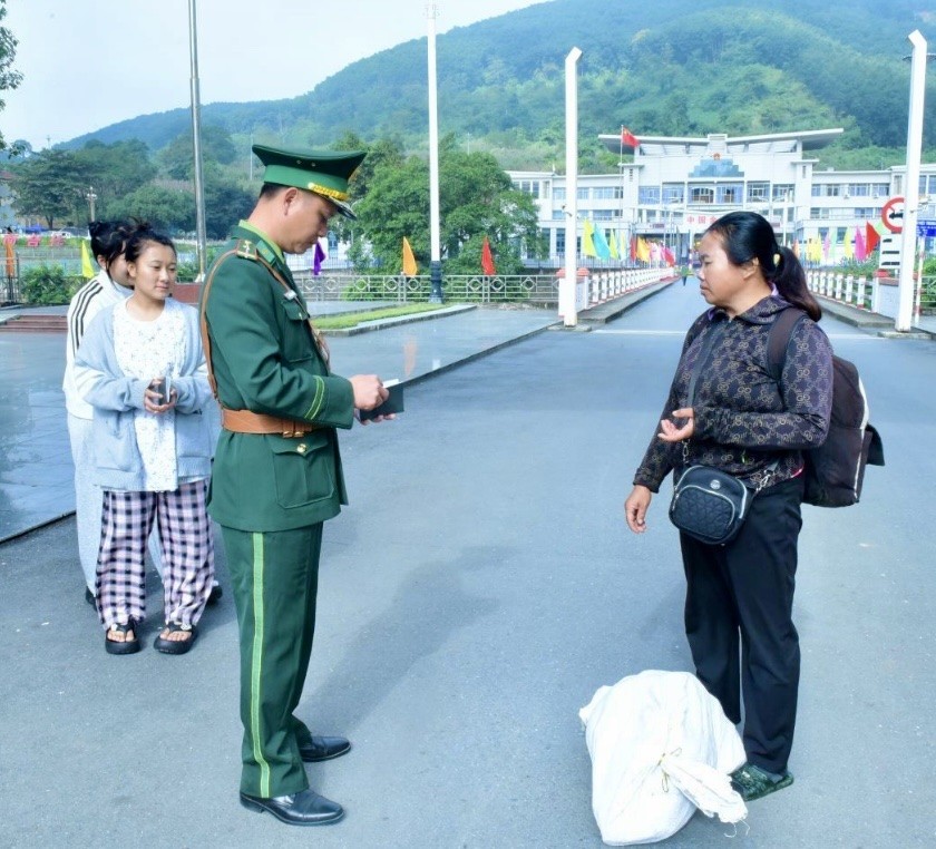Ở Ma Lù Thàng, bình yên được giữ từ những bước chân lặng lẽ Ở Ma Lù Thàng, bình yên được giữ từ những bước chân lặng lẽ