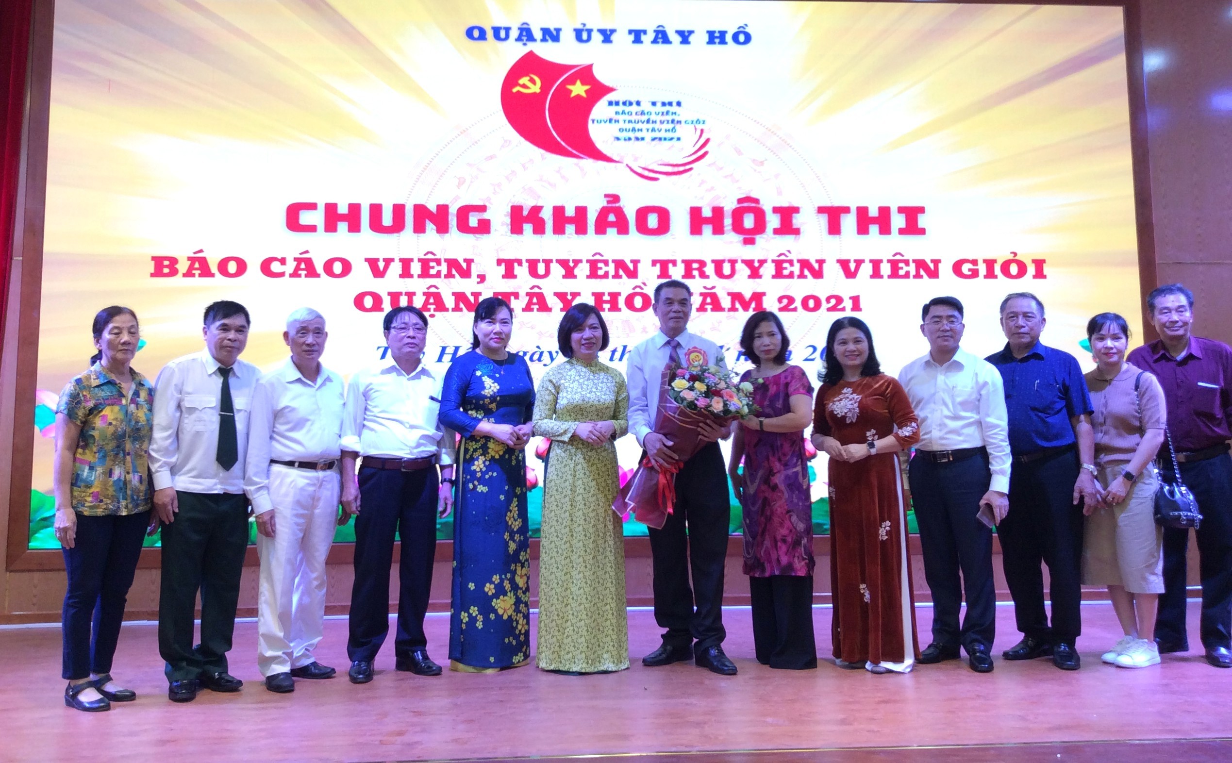 Bí thư chi bộ hơn 50 năm tuổi Đảng và hành trình bền bỉ vì dân