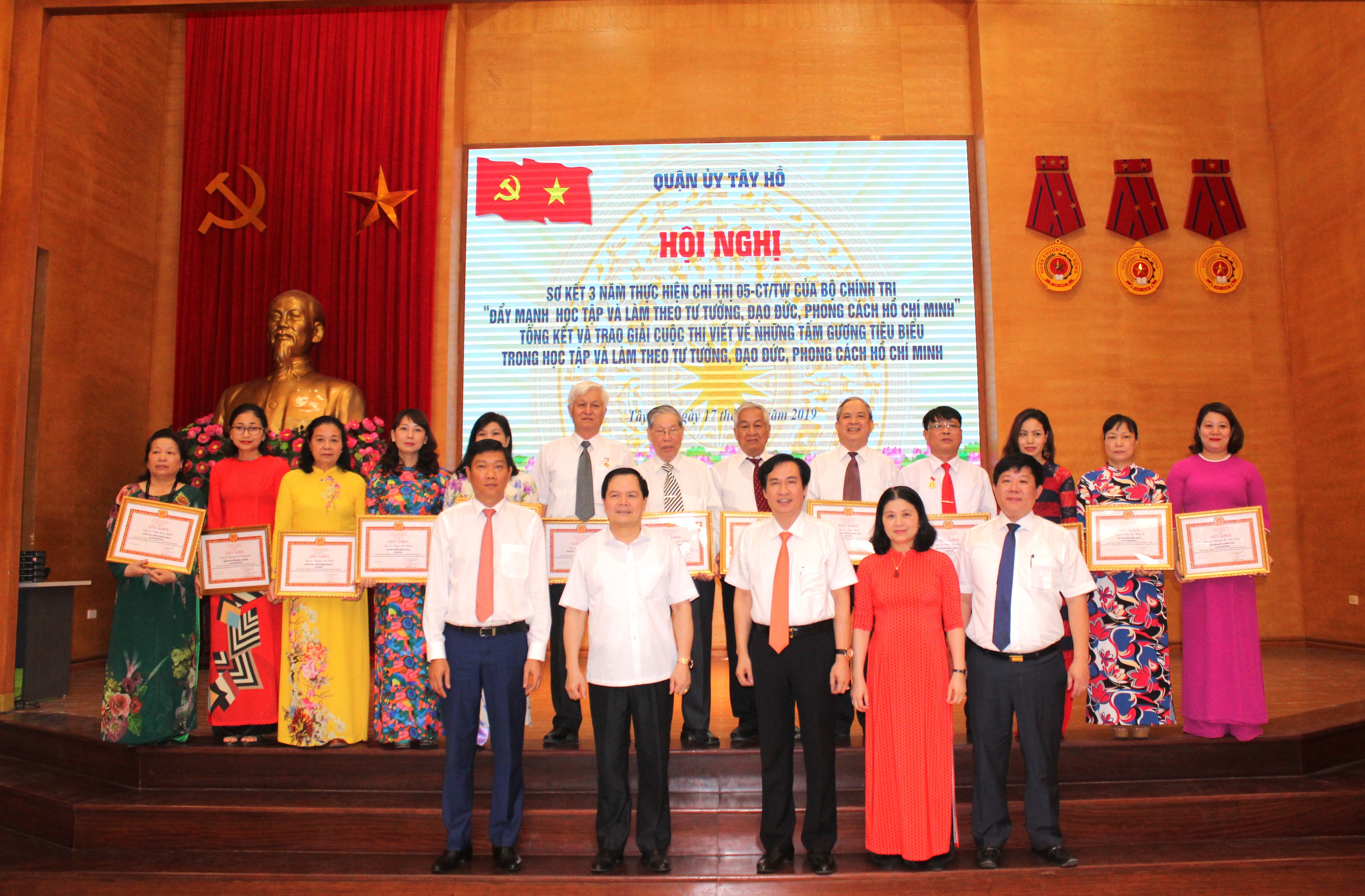 Bí thư chi bộ hơn 50 năm tuổi Đảng và hành trình bền bỉ vì dân