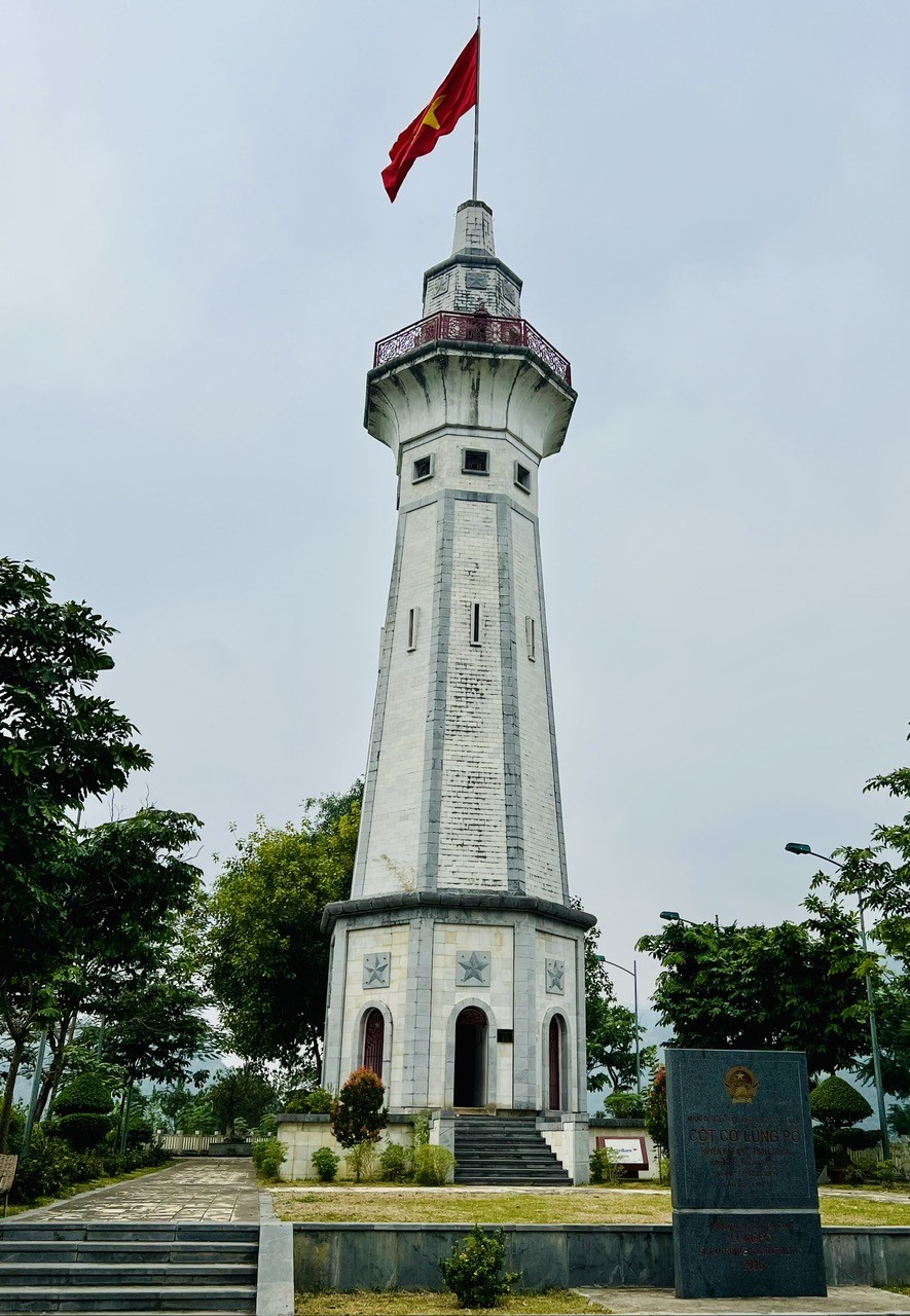 Giữ vững phên dậu Tổ quốc từ A Mú Sung