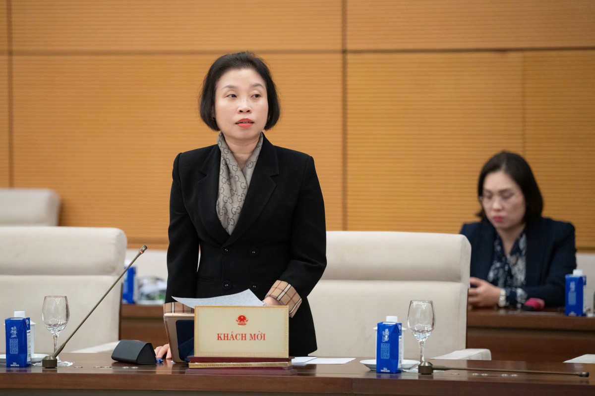 Thông qua Nghị quyết về tiếp công dân, xử lý đơn, thư khiếu nại, tố cáo, kiến nghị, phản ánh của công dân