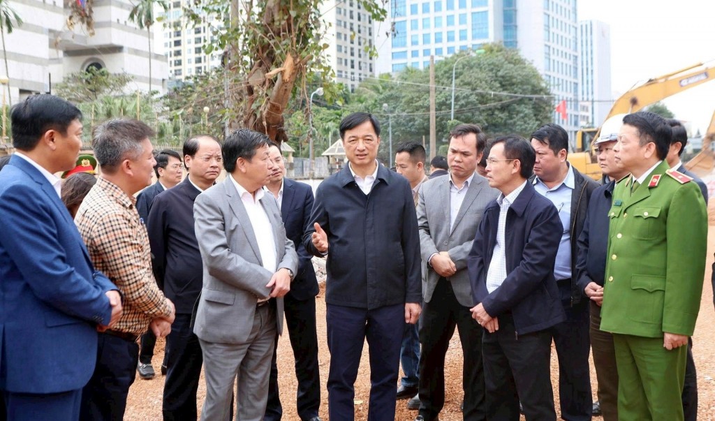 Bí thư Thành ủy Hà Nội Nguyễn Duy Ngọc kiểm tra tiến độ thi công các công trình, dự án trên địa bàn Thành phố