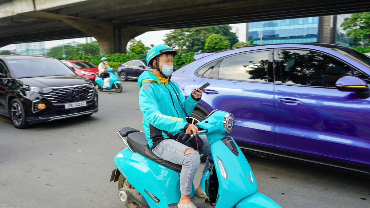 Xây dựng văn hóa giao thông cho tài xế xe công nghệ: Yêu cầu từ thực tiễn đô thị