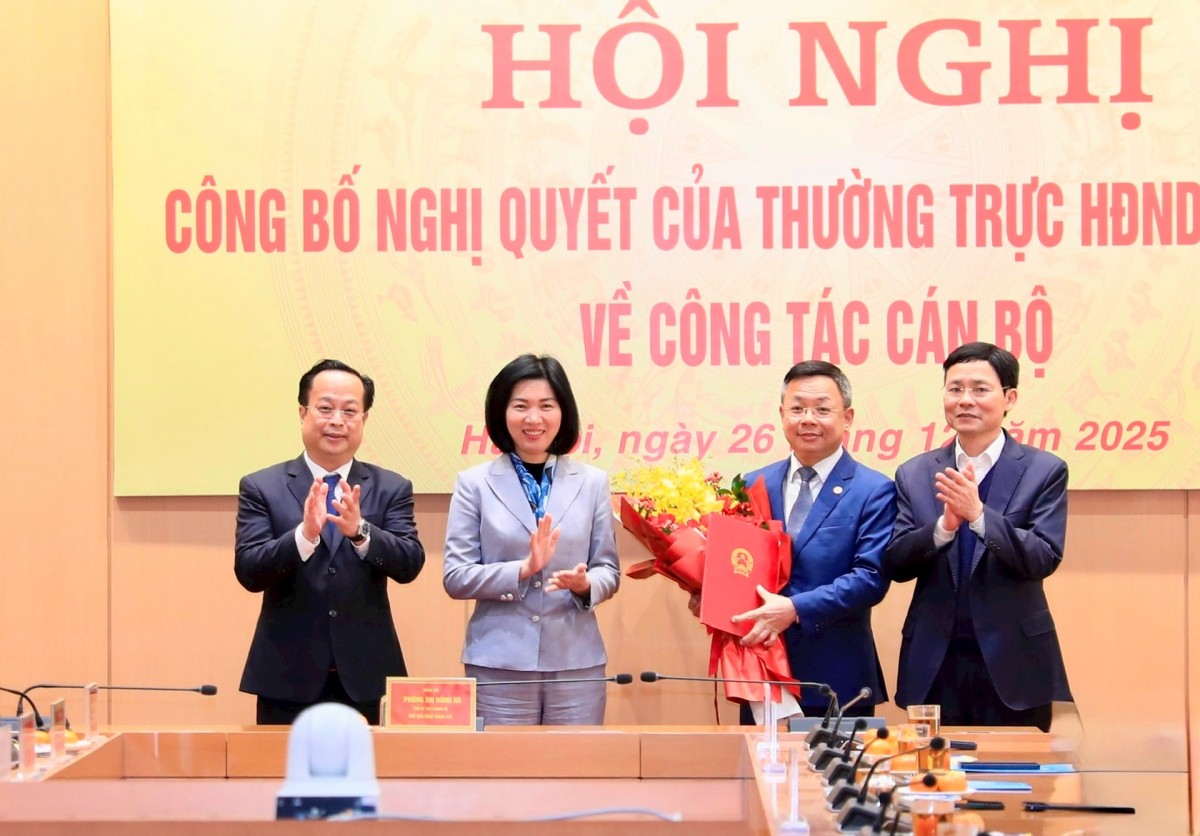 Công bố Nghị quyết của HĐND thành phố Hà Nội về công tác cán bộ