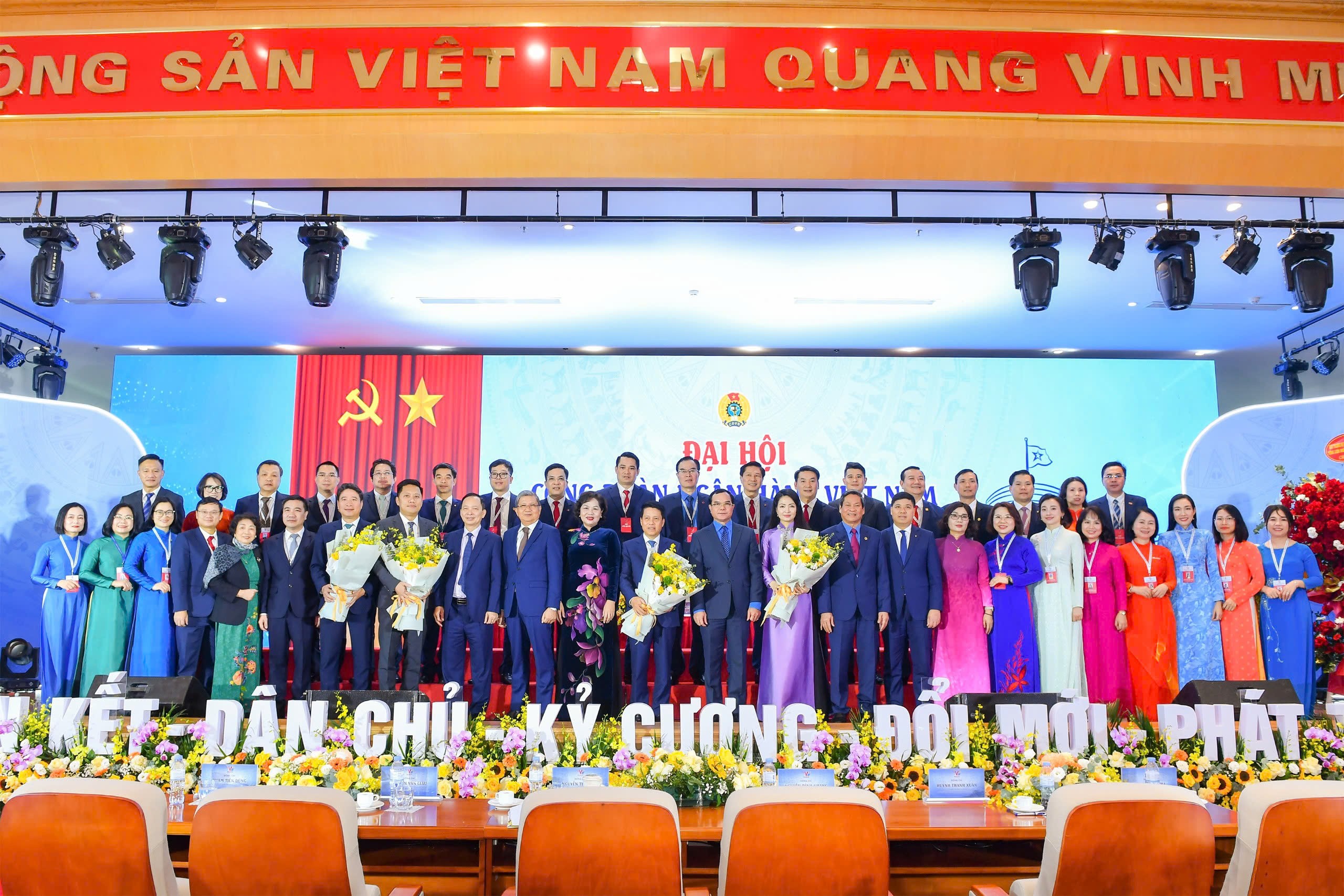 Đại hội VIII Công đoàn Ngân hàng Việt Nam: Đổi mới - Dân chủ - Kỷ cương - Đoàn kết - Phát triển