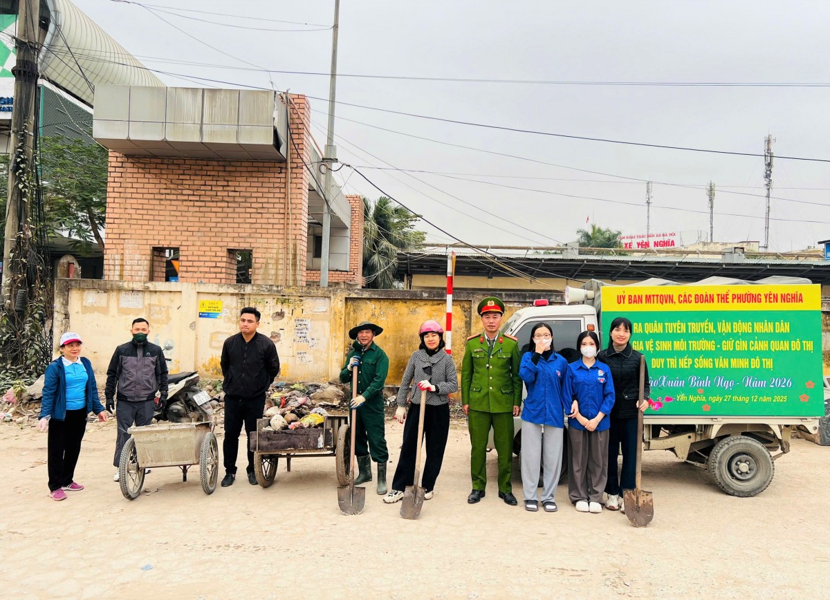 Yên Nghĩa đồng loạt ra quân làm sạch môi trường, đón Xuân Bính Ngọ