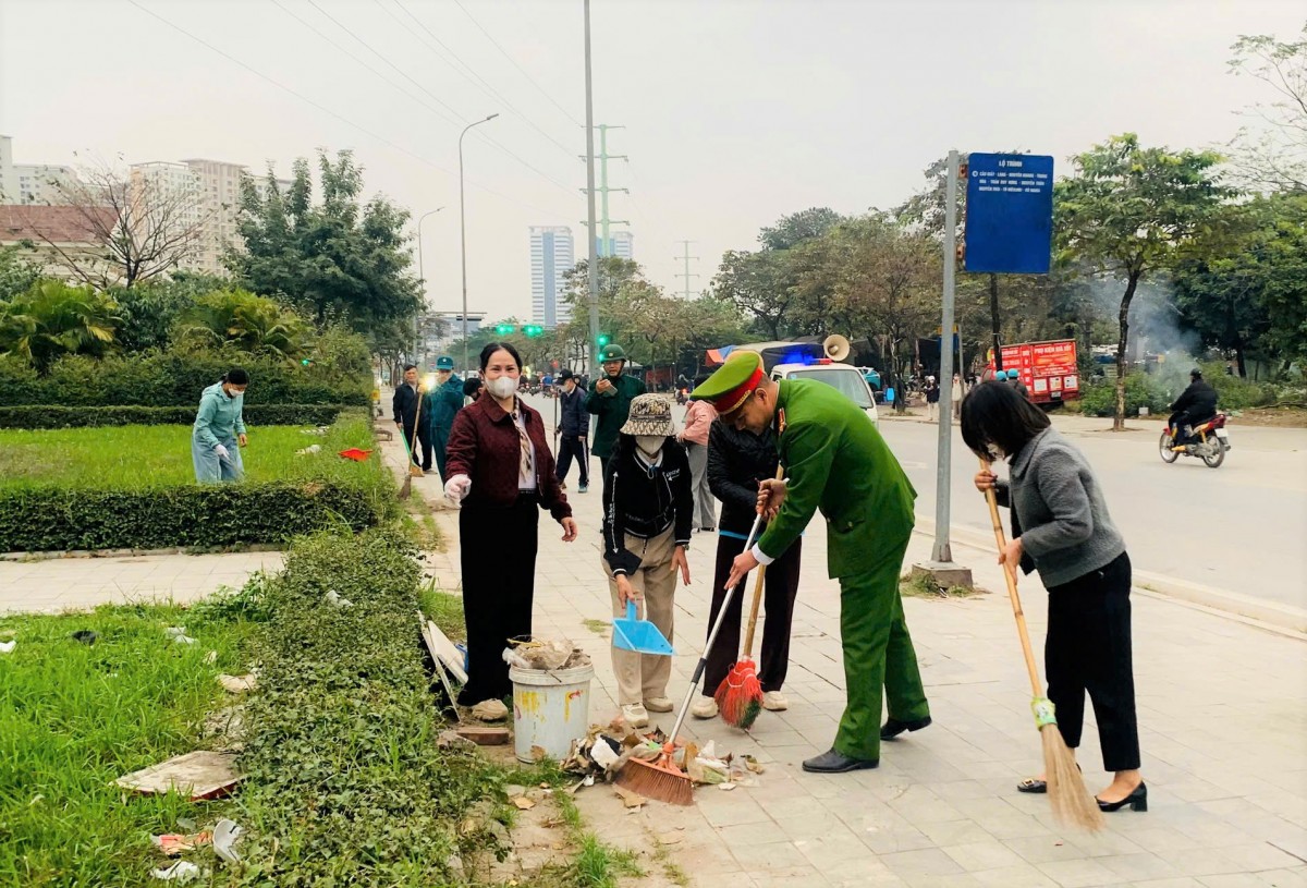 Yên Nghĩa đồng loạt ra quân làm sạch môi trường, đón Xuân Bính Ngọ