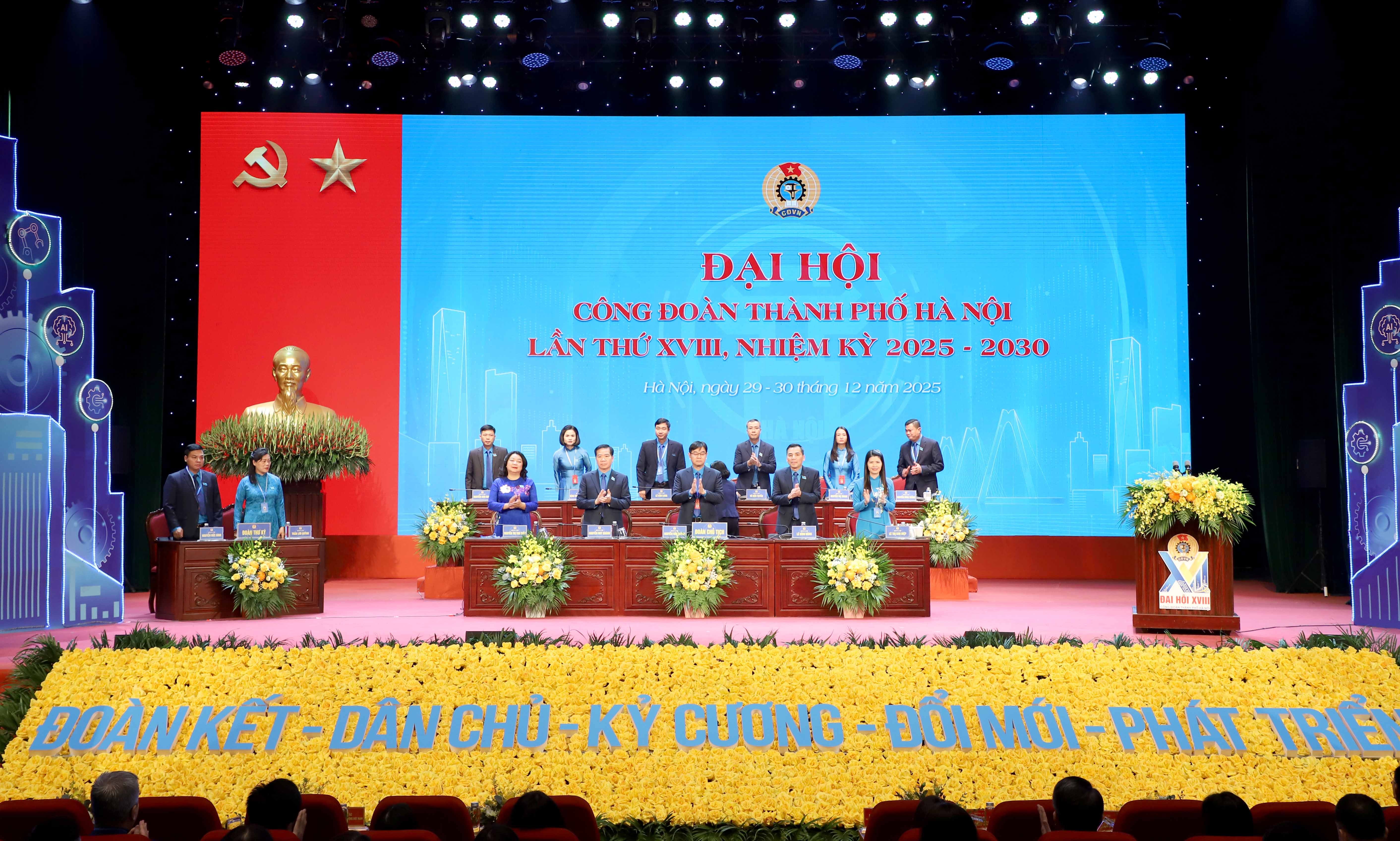 TRỰC TUYẾN: Ngày làm việc thứ nhất Đại hội Công đoàn thành phố Hà Nội lần thứ XVIII, nhiệm kỳ 2025 - 2030