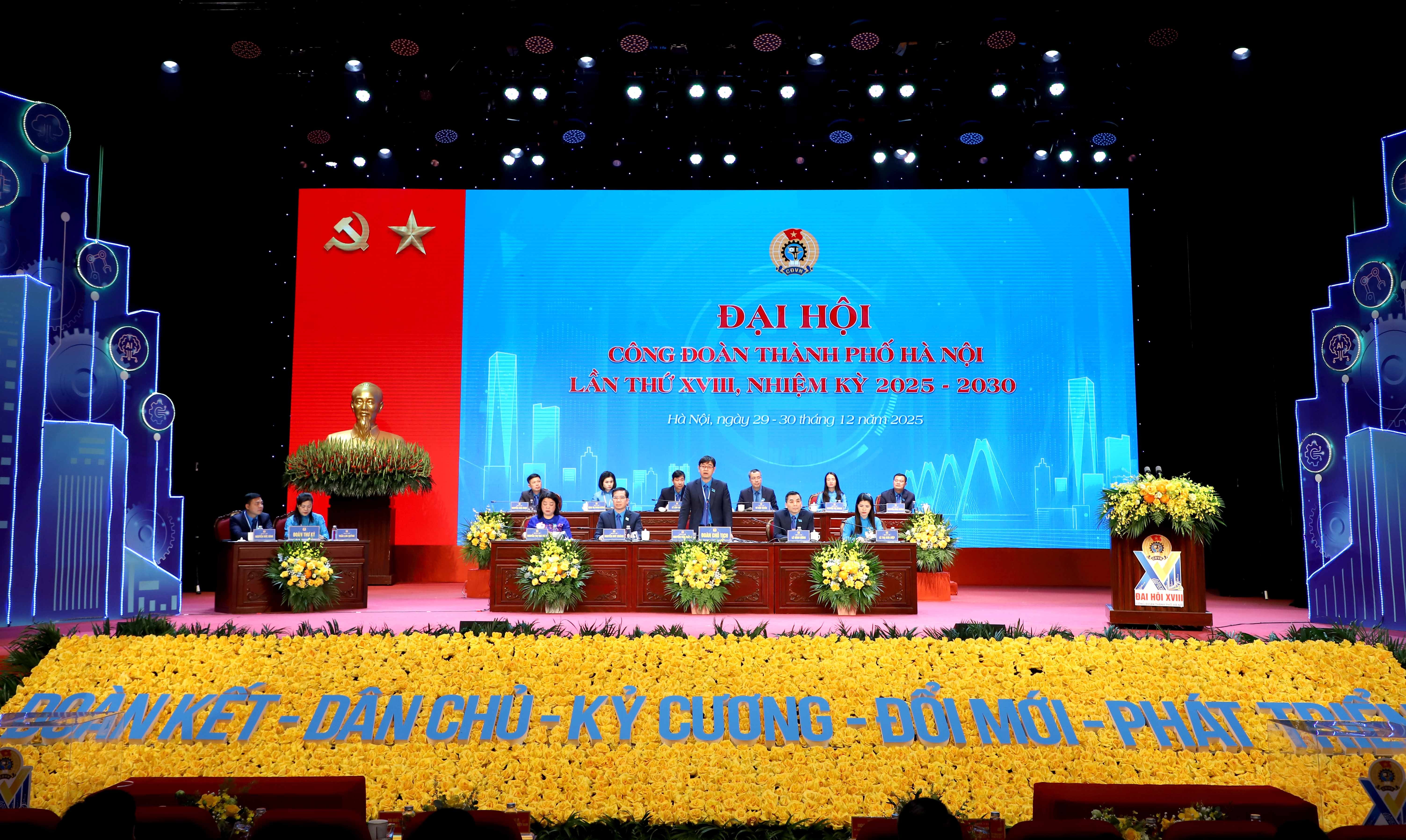 TRỰC TUYẾN: Ngày làm việc thứ nhất Đại hội Công đoàn thành phố Hà Nội lần thứ XVIII, nhiệm kỳ 2025 - 2030