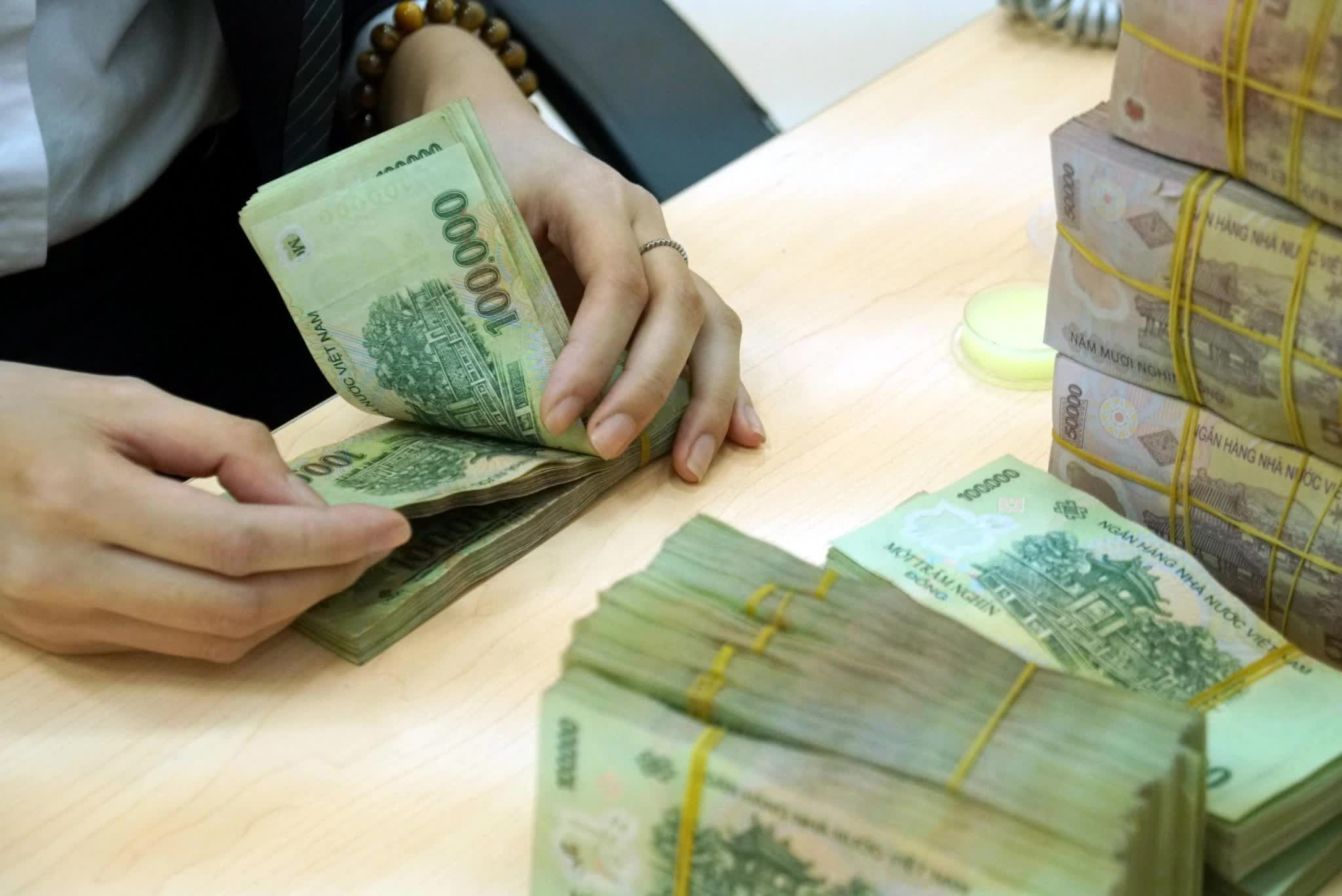 Từ 1/1/2026, mở rộng đối tượng bị khấu trừ lương để cưỡng chế thi hành xử phạt hành chính