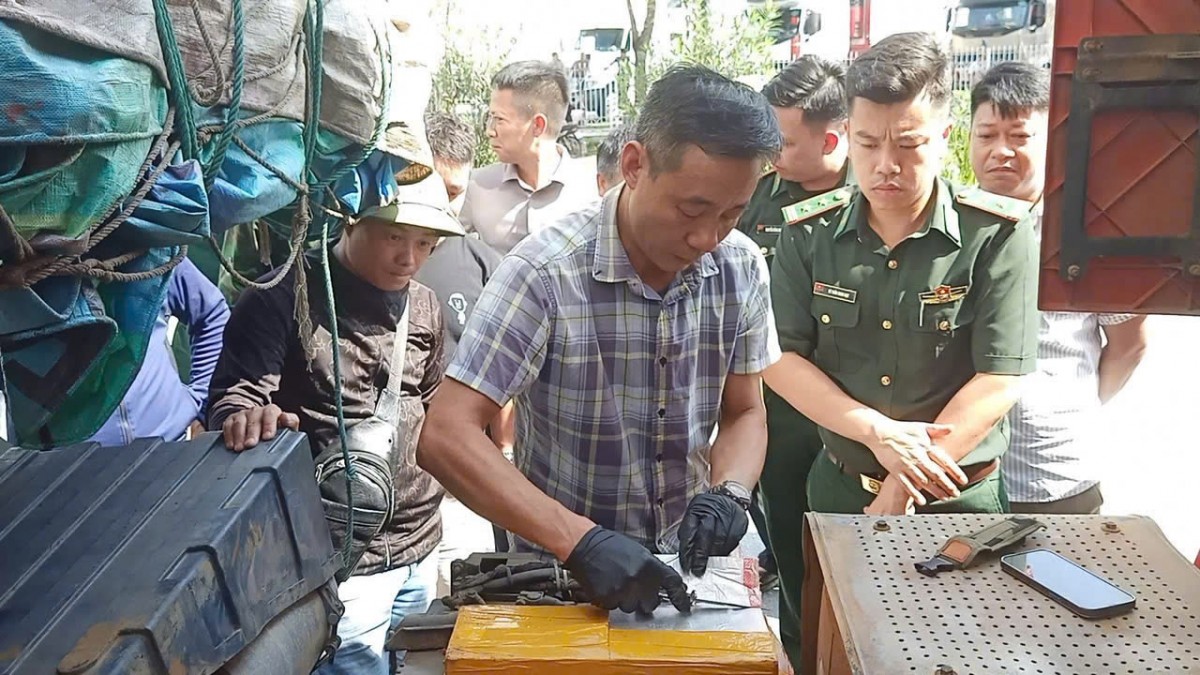 Những “cú đấm thép” nơi phên dậu Tổ quốc