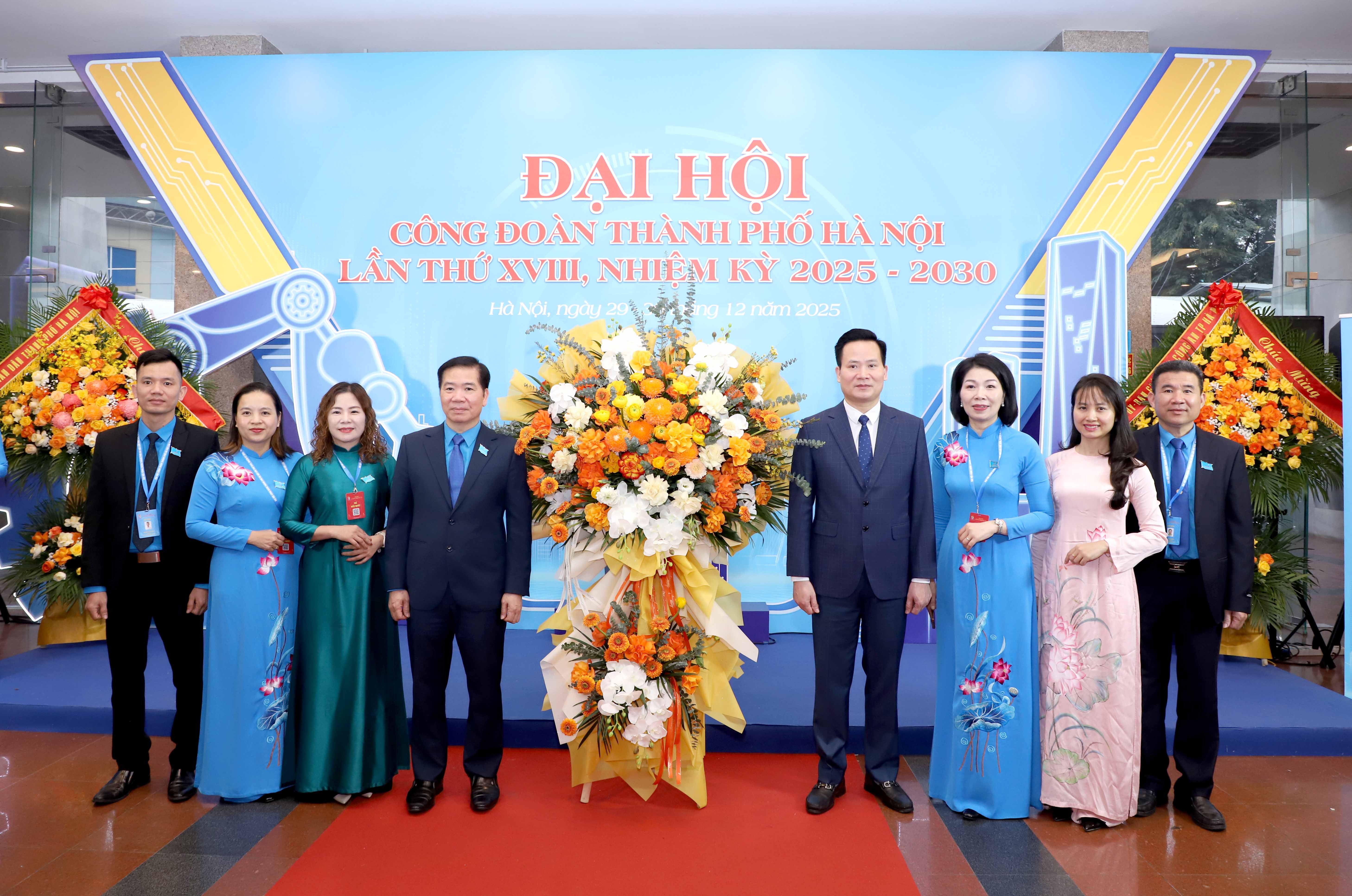 TRỰC TUYẾN: Phiên làm việc thứ ba Đại hội Công đoàn thành phố Hà Nội lần thứ XVIII