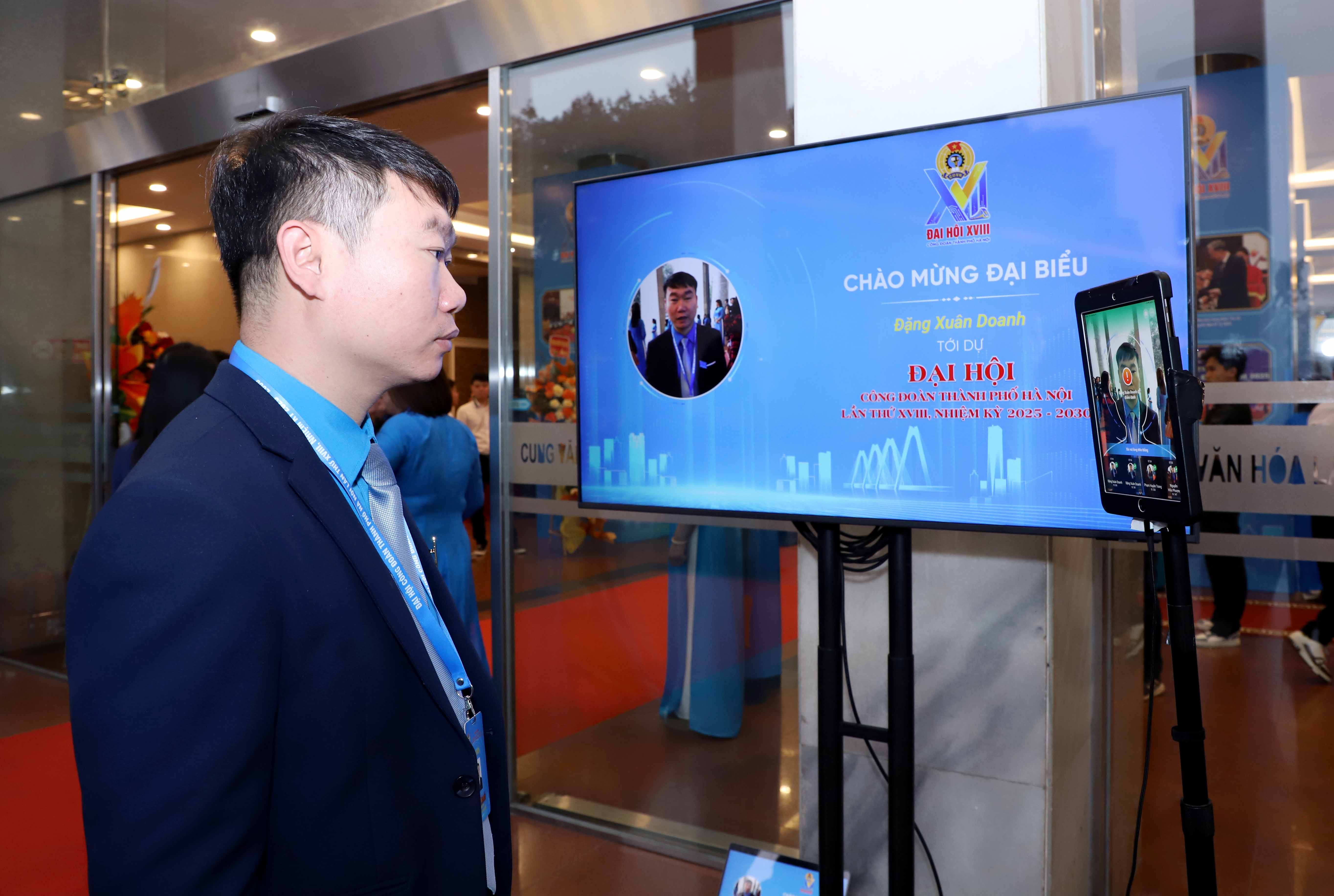 TRỰC TUYẾN: Phiên làm việc thứ ba Đại hội Công đoàn thành phố Hà Nội lần thứ XVIII