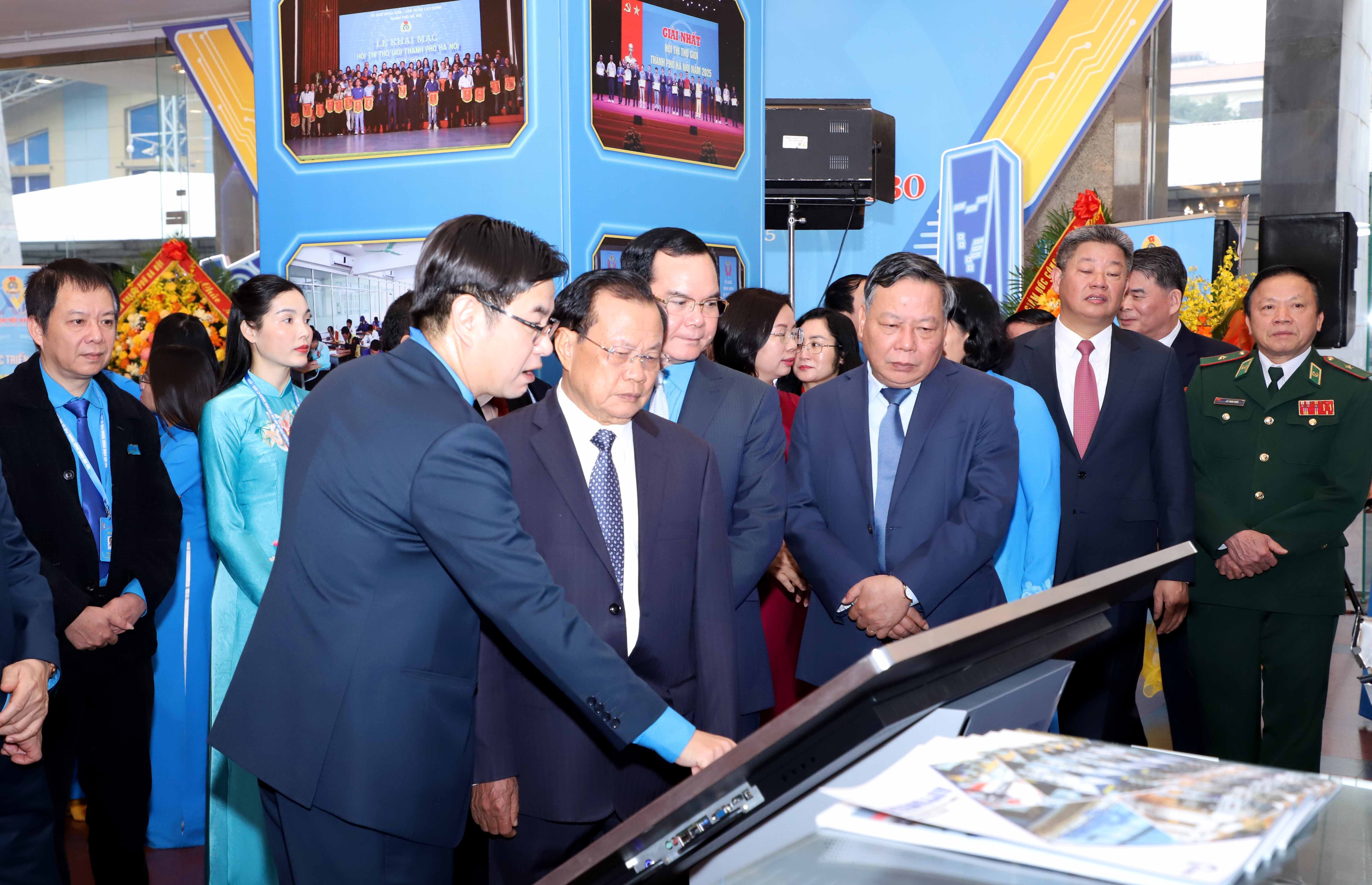 TRỰC TUYẾN: Đại hội Công đoàn thành phố Hà Nội lần thứ XVIII, nhiệm kỳ 2025 - 2030