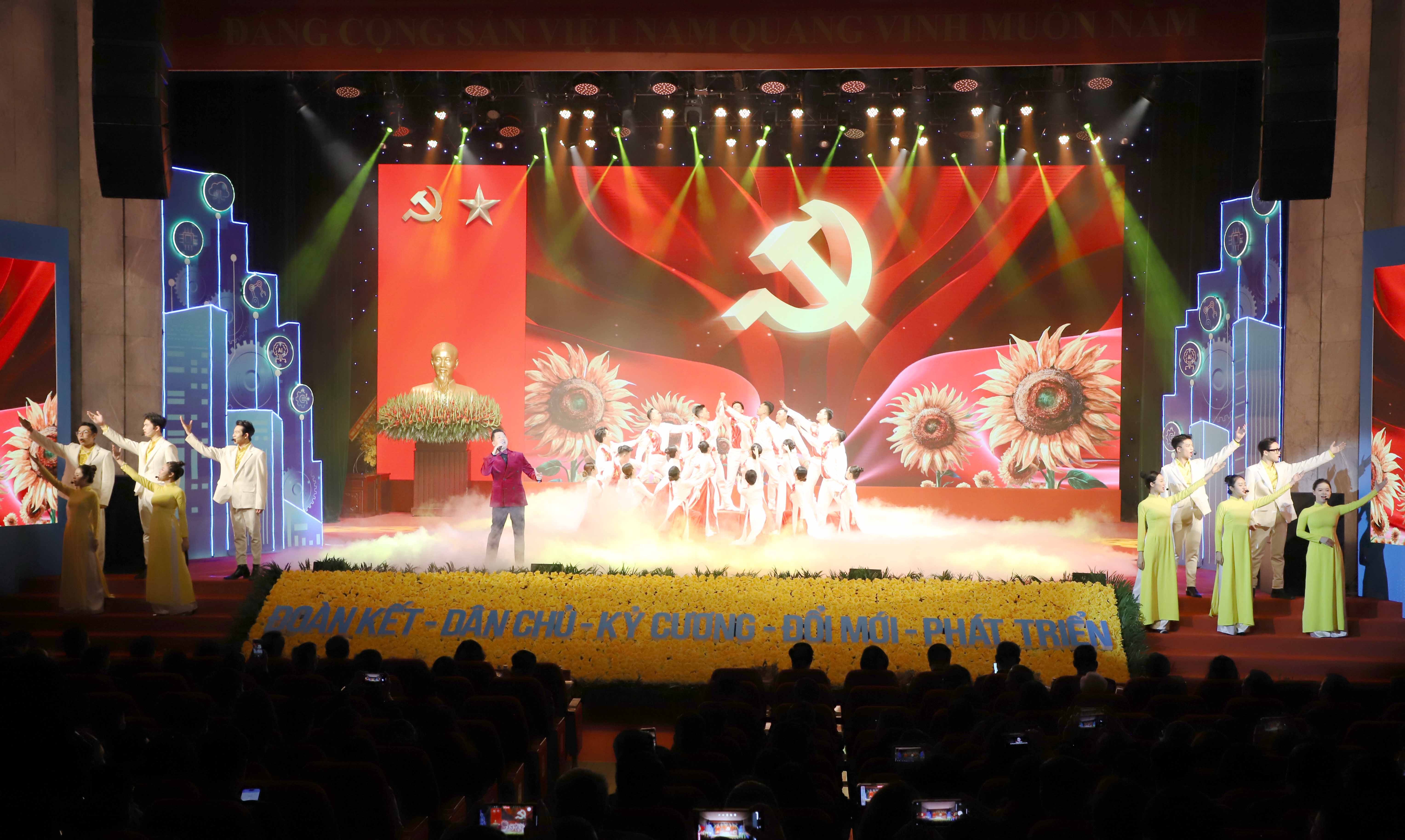 TRỰC TUYẾN: Đại hội Công đoàn thành phố Hà Nội lần thứ XVIII, nhiệm kỳ 2025   2030