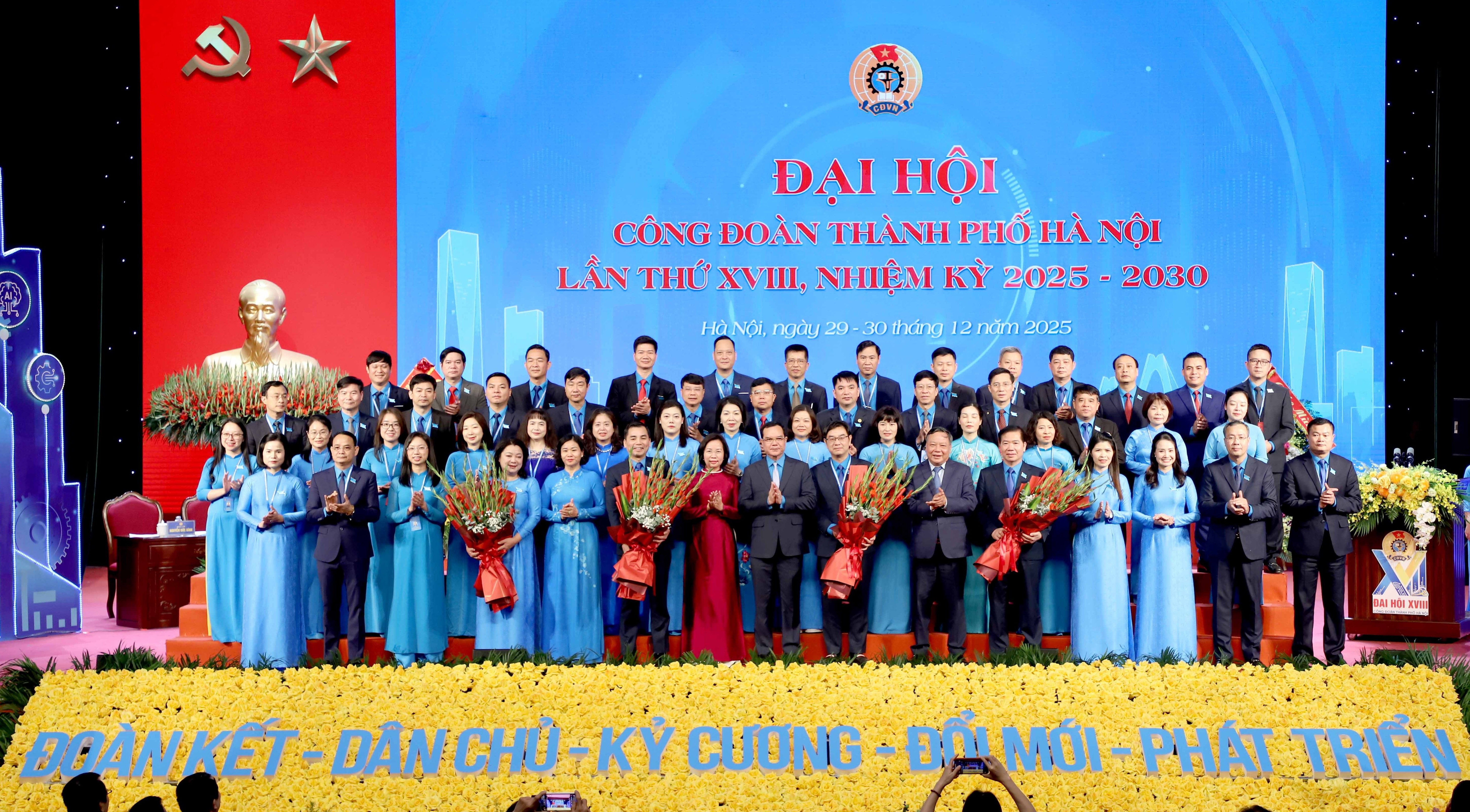 TRỰC TUYẾN: Đại hội Công đoàn thành phố Hà Nội lần thứ XVIII, nhiệm kỳ 2025 - 2030