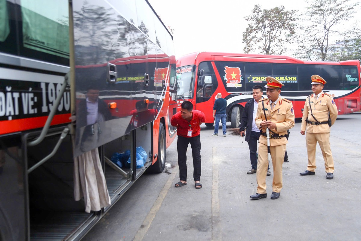 Siết chặt an toàn vận tải hành khách cửa ngõ Thủ đô dịp Tết Dương lịch 2026 Siết chặt an toàn vận tải hành khách cửa ngõ Thủ đô dịp Tết Dương lịch 2026