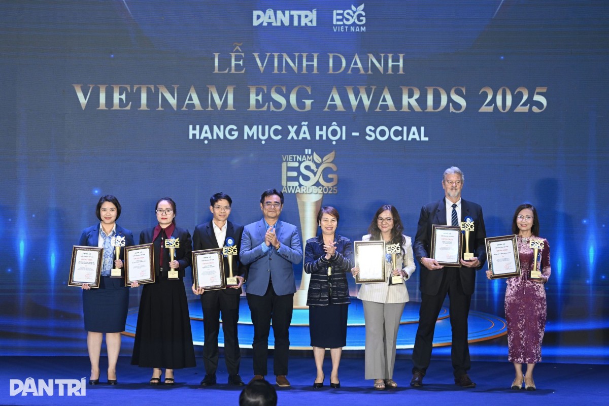SeABank ghi dấu ấn trách nhiệm xã hội tại Vietnam ESG Awards và Tin Dùng Việt Nam 2025