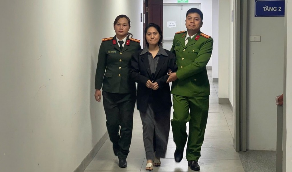 Vụ lừa bán vé Show nhạc "Về đây bốn cánh chim trời": Giám đốc Công ty Ngọc Việt đối diện hình phạt nào?