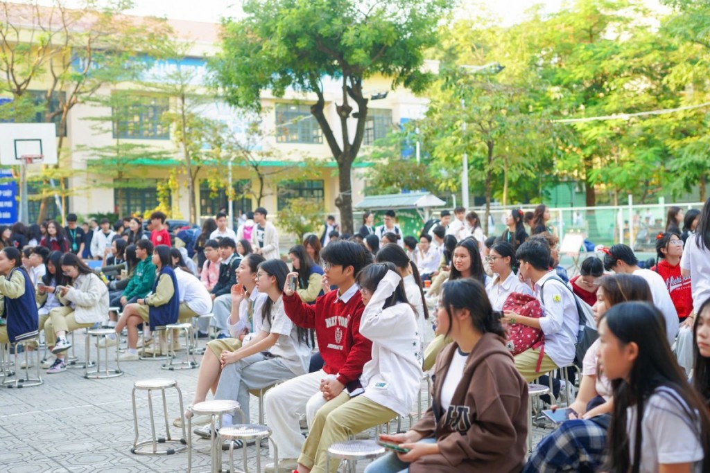 Từ hội chợ Giáng sinh đến lớp học kỹ năng: Dấu ấn trải nghiệm tại “Starlit Yule”