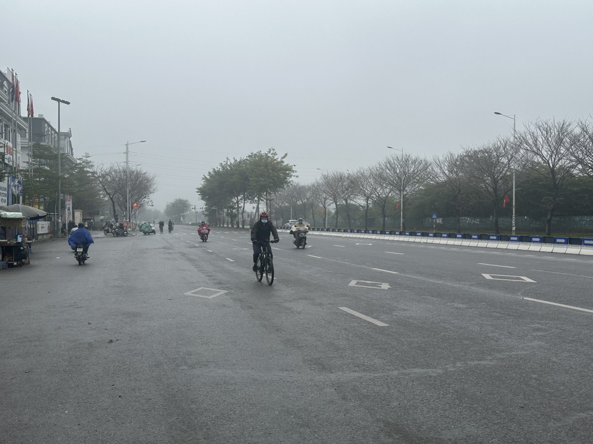 Dự báo thời tiết Hà Nội ngày 2/1: Mưa rào rải rác, trời chuyển rét