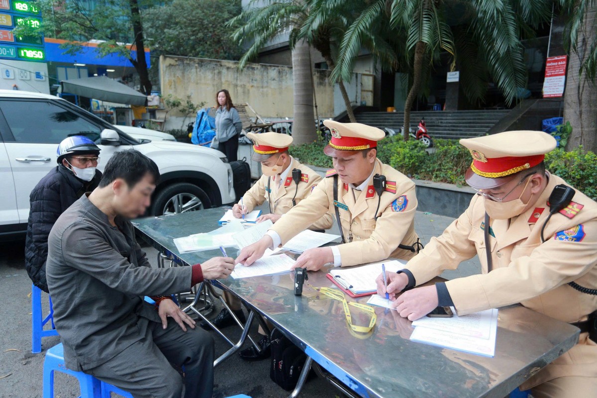 Giao thông ngày 2/1: Xử lý hơn 3.300 trường hợp vi phạm nồng độ cồn