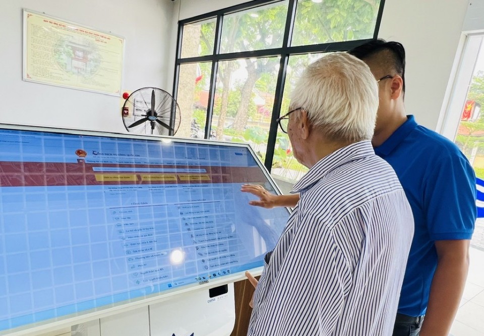 Tây Hồ: Chuyển đổi số từ nghị quyết vào đời sống