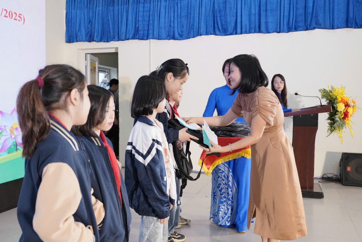 Cán bộ Mặt trận triển khai nhiều mô hình, phần việc xây dựng Thủ đô sáng - xanh - sạch - đẹp Cán bộ Mặt trận triển khai nhiều mô hình, phần việc xây dựng Thủ đô sáng - xanh - sạch - đẹp