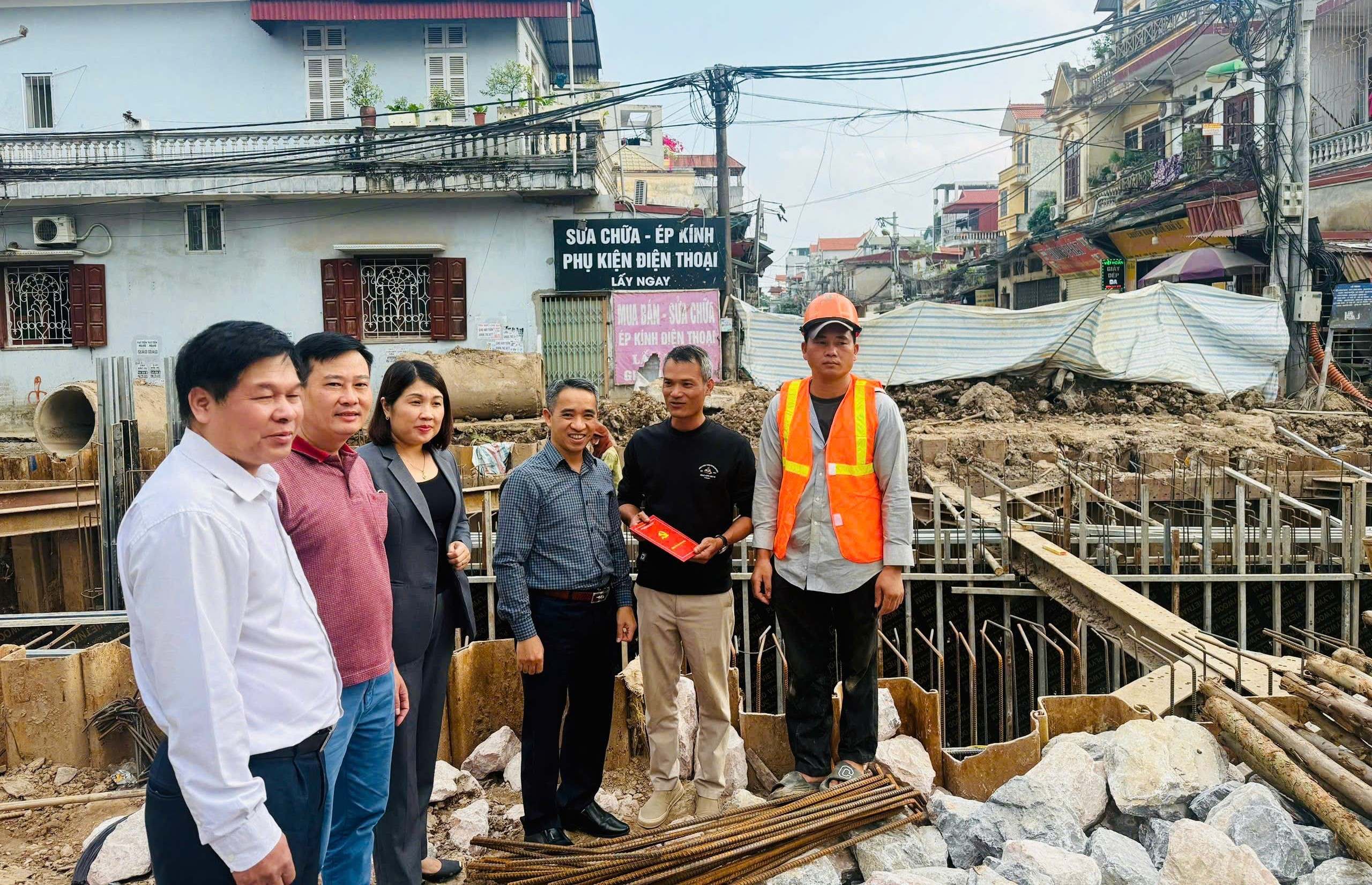 Xã Nam Phù “làm việc không nghỉ”, quyết tâm đẩy nhanh tiến độ công trình trọng điểm Xã Nam Phù “làm việc không nghỉ”, quyết tâm đẩy nhanh tiến độ công trình trọng điểm