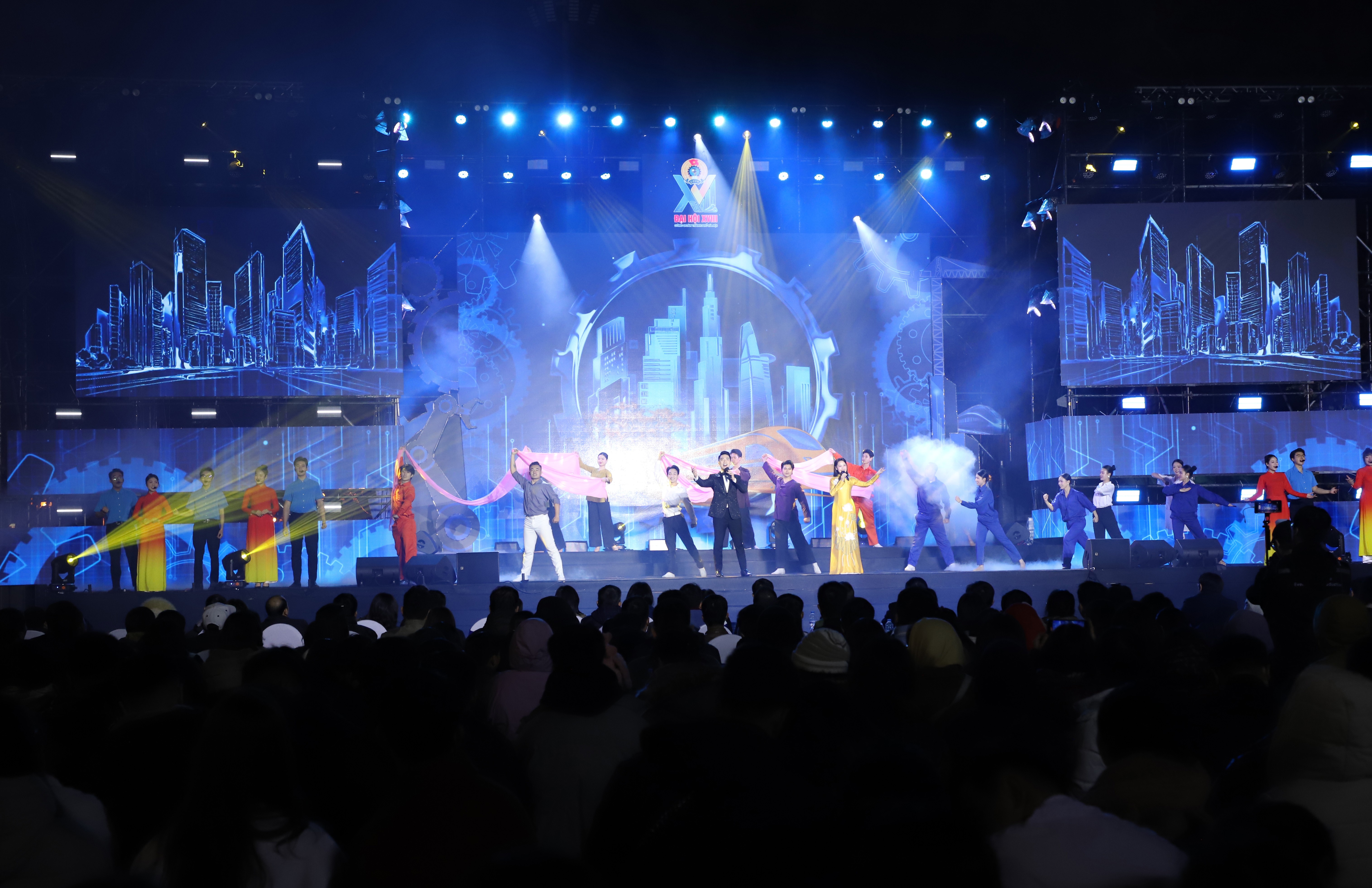 Ấn tượng chương trình nghệ thuật “Khát vọng tiên phong - Vững bước tương lai”