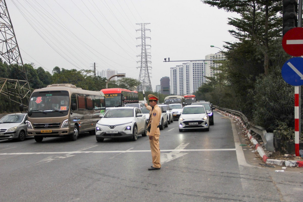 Hà Nội: Giao thông thông suốt, tai nạn giảm sâu trong kỳ nghỉ Tết Dương lịch