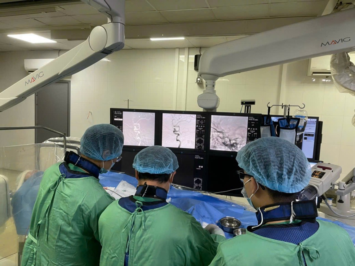 Điều trị ung thư phổi bằng “nước kiềm”, bệnh nhân rơi vào tình trạng nguy kịch