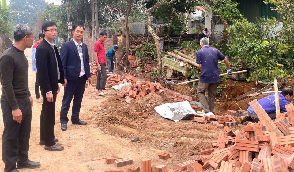 Phát huy vai trò Mặt trận trong vận động nhân dân hiến đất làm đường