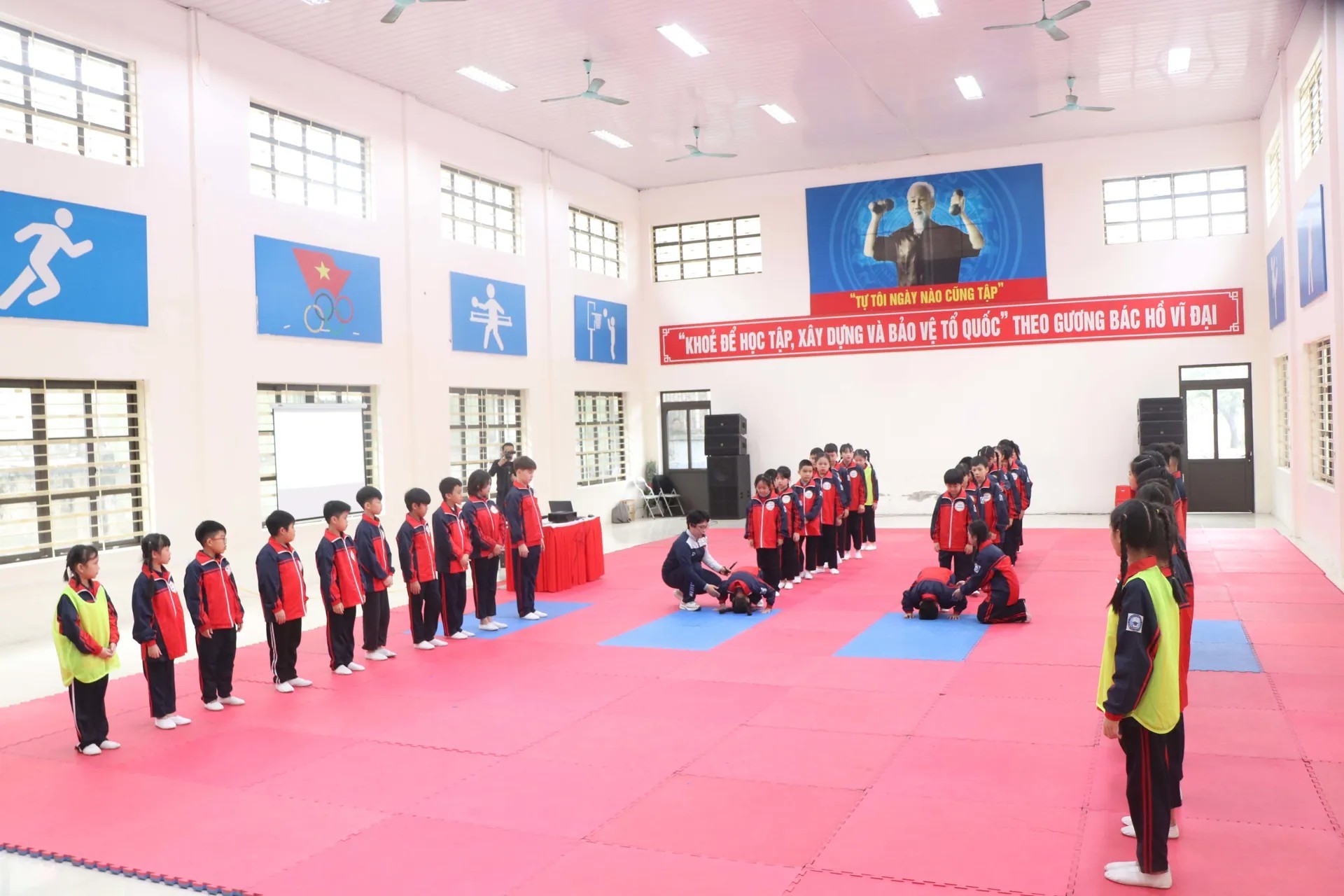 Phường Xuân Đỉnh khai mạc Hội thi giáo viên dạy giỏi Tiểu học năm học 2025 - 2026