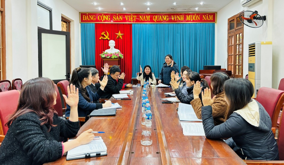 Công đoàn phường Kiến Hưng giới thiệu nhân sự ứng cử HĐND phường, triển khai “Chợ Tết Công đoàn - Xuân 2026”