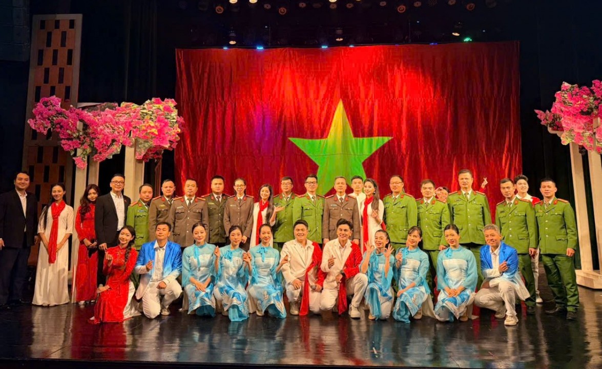 Sáng mãi hình tượng Người dẫn đường trong lòng cán bộ, chiến sĩ Công an phường Tây Hồ