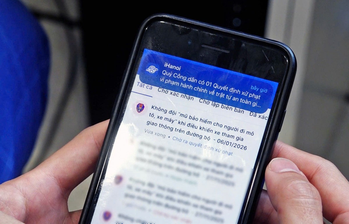 Xử lý phạt nguội qua iHanoi: Ở nhà nộp phạt, không còn cảnh xếp hàng Xử lý phạt nguội qua iHanoi: Ở nhà nộp phạt, không còn cảnh xếp hàng