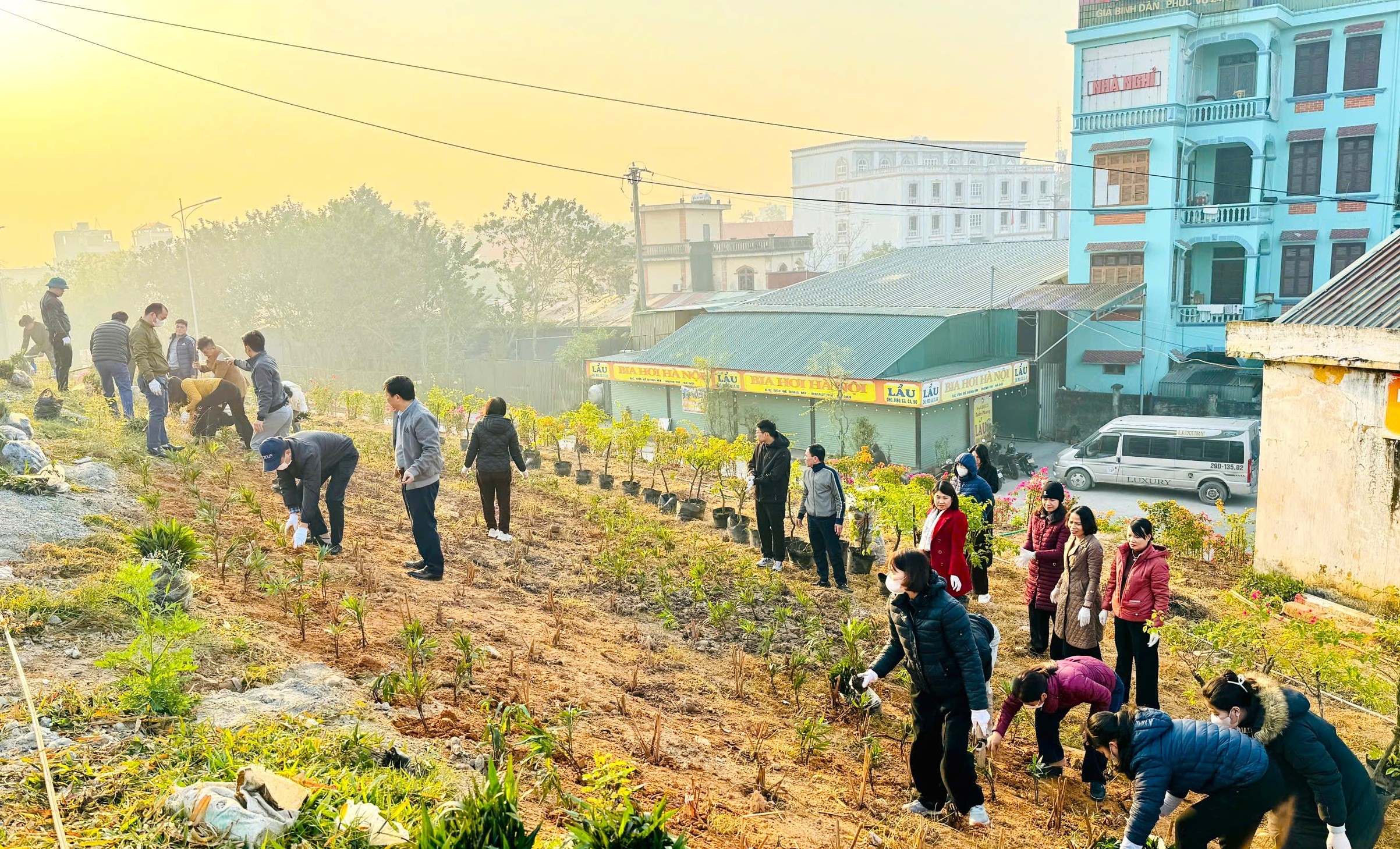 Nam Phù Ra Quân Làm Đẹp Môi Trường Chào Mừng Đại Hội Đảng