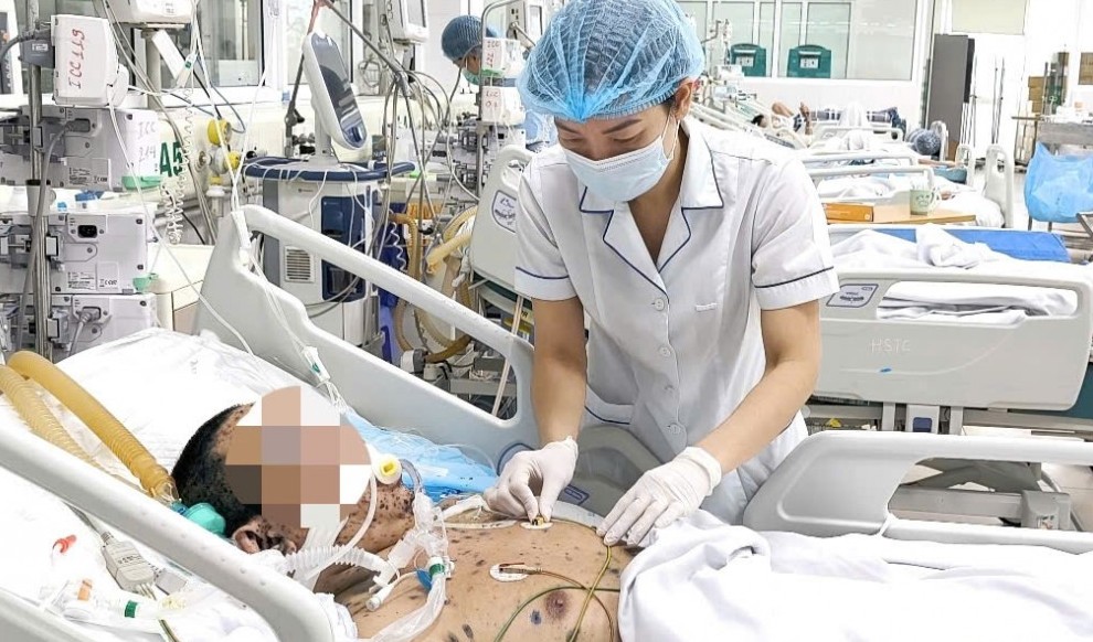 Người đàn ông 36 tuổi nguy kịch vì biến chứng do thủy đậu