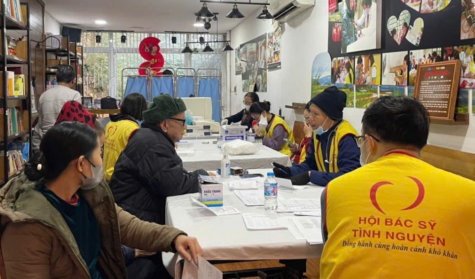 Phòng khám “Mơ Phố: Điểm tựa y tế cho người khó khăn giữa lòng Hà Nội