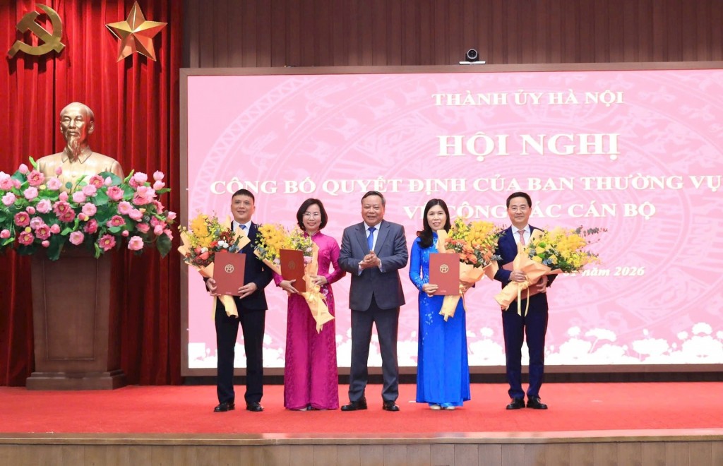 Công bố các quyết định của Ban Thường vụ Thành ủy Hà Nội về công tác cán bộ