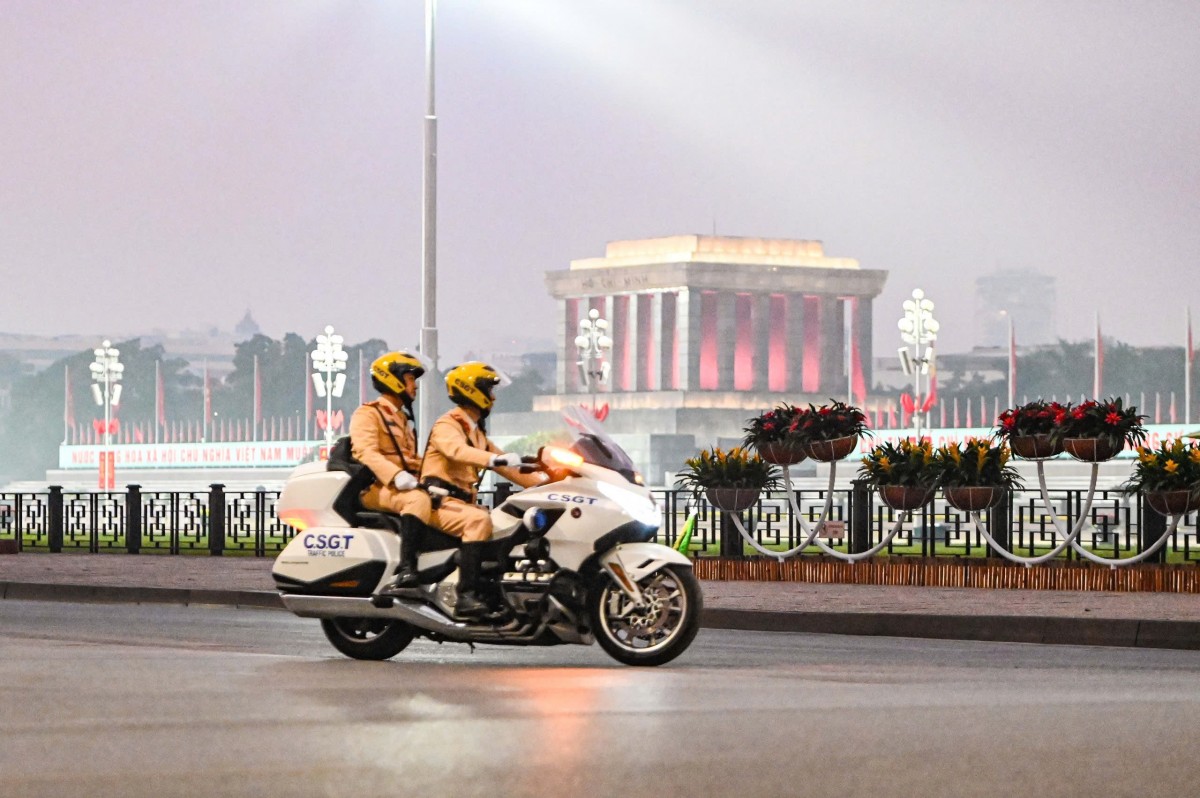 Công An Hà Nội Diễn Tập Dẫn Đoàn Phục Vụ Đại Hội Xiv Của Đảng