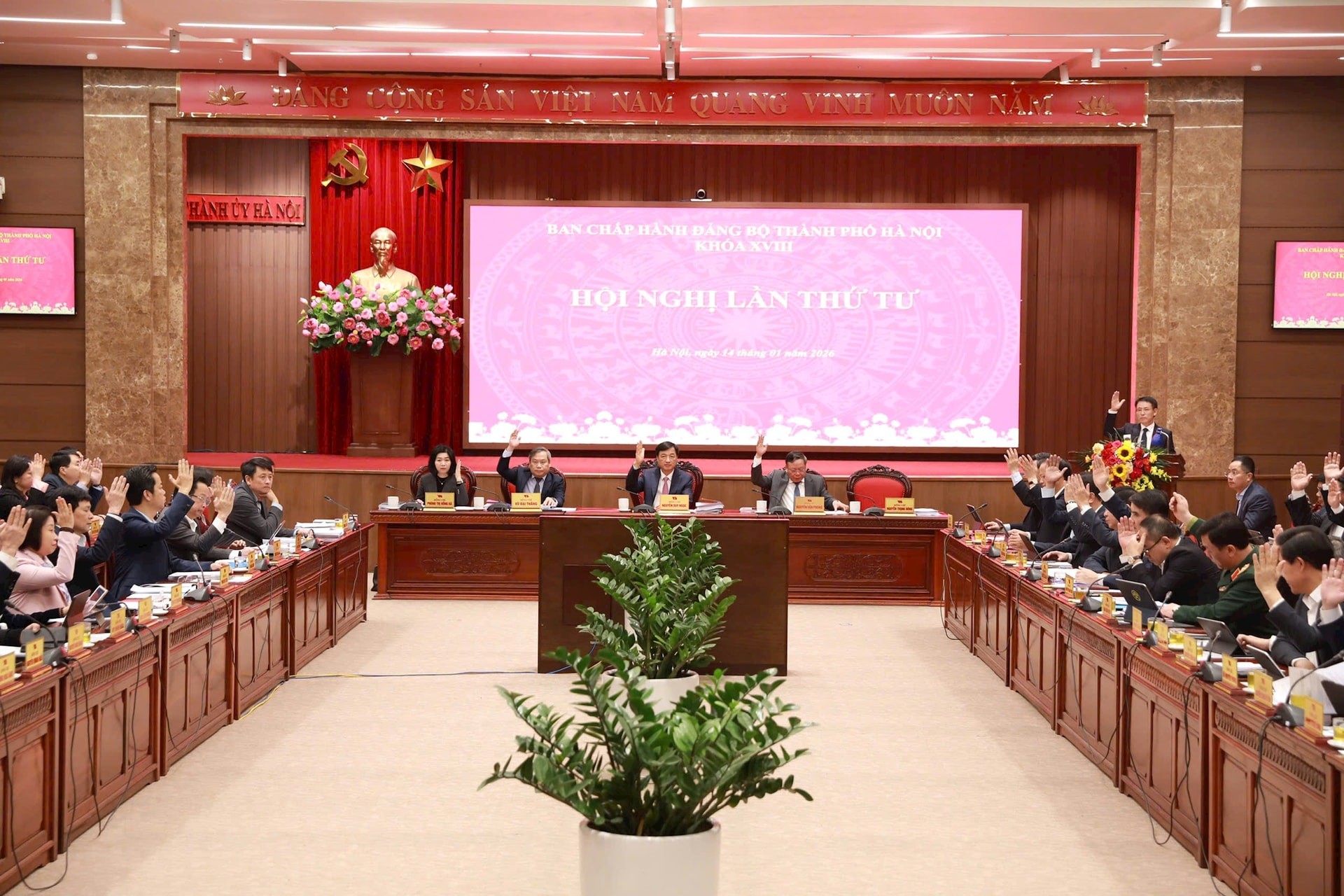 Hội nghị lần thứ tư Ban Chấp hành Đảng bộ thành phố Hà Nội họp bàn 10 nội dung quan trọng