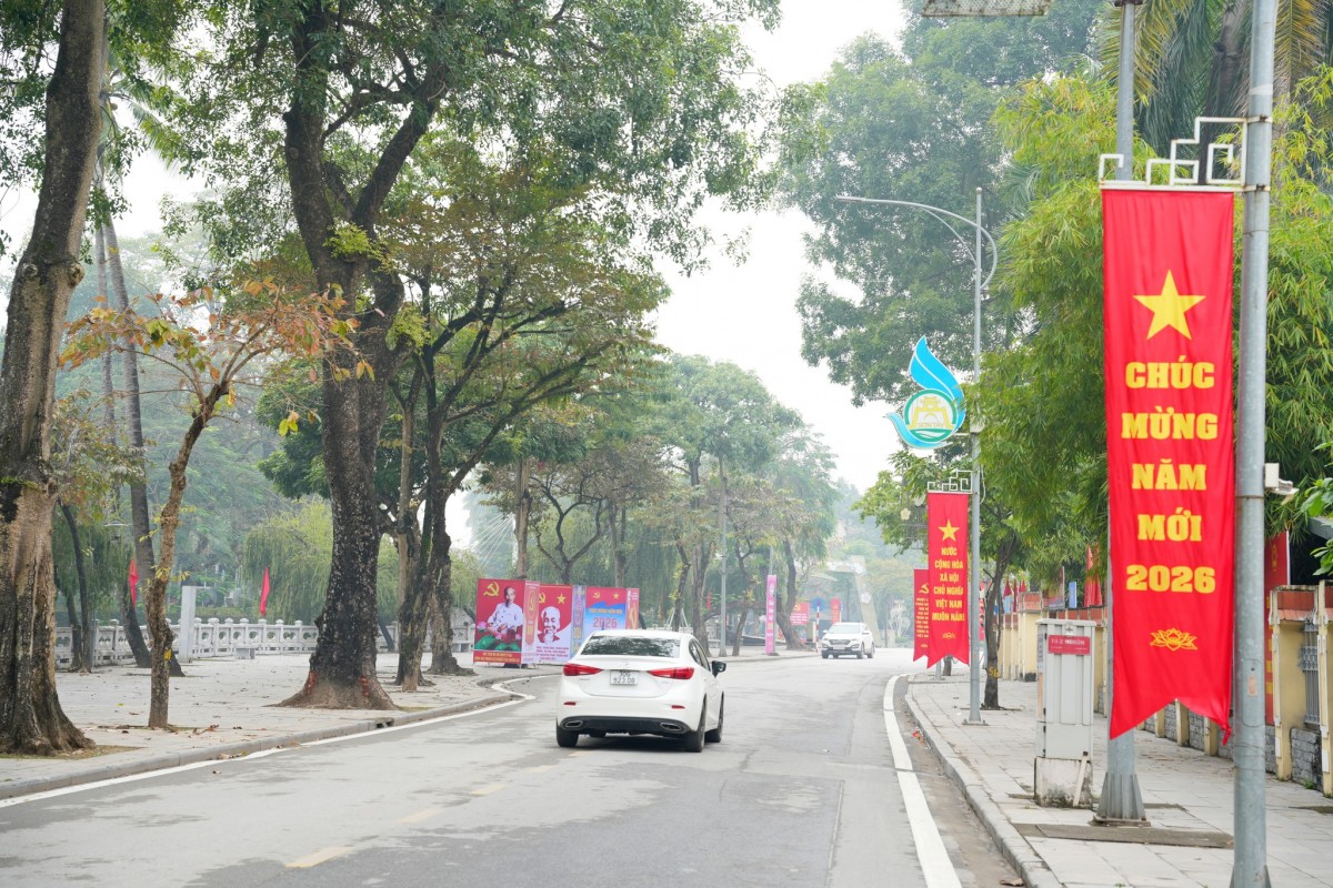 Ngoại Thành Hà Nội Rực Rỡ Cờ Hoa Chào Mừng Đại Hội Lần Thứ Xiv Của Đảng