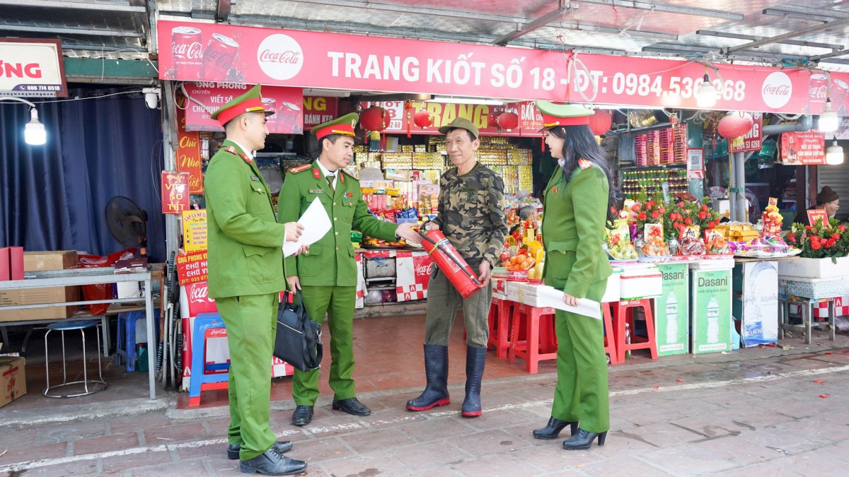 Công An Thủ Đô Lá Chắn Kỷ Cương Trong Mô Hình Chính Quyền Mới Công An Thủ Đô Lá Chắn Kỷ Cương Trong Mô Hình Chính Quyền Mới