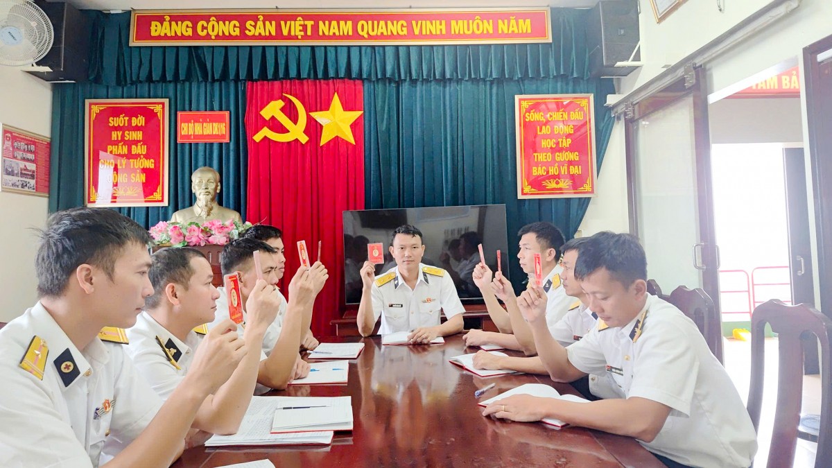 Những &Quot;Cột Mốc Sống&Quot; Trên Biển Đông Thi Đua Lập Thành Tích Chào Mừng Đại Hội Xiv Của Đảng Những