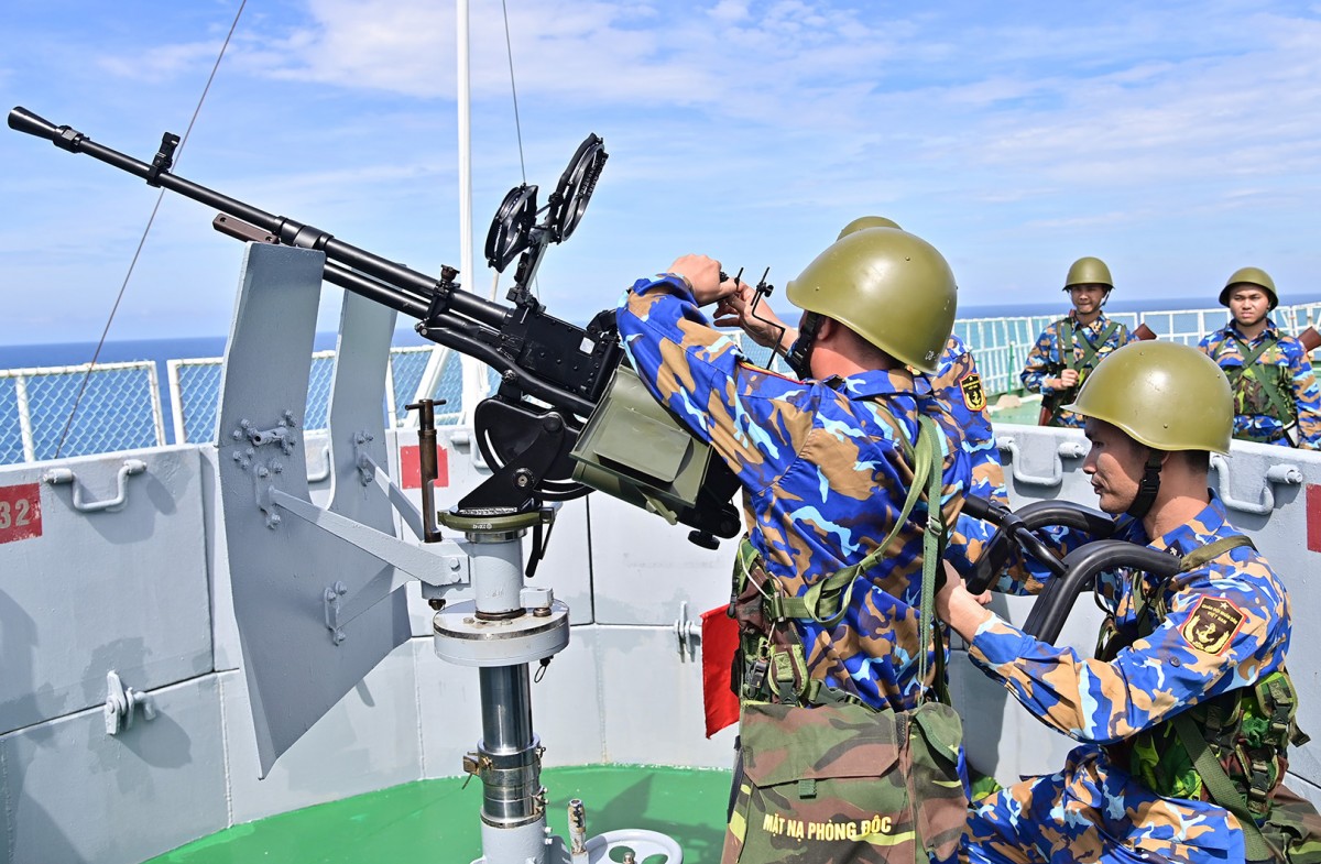 Những &Quot;Cột Mốc Sống&Quot; Trên Biển Đông Thi Đua Lập Thành Tích Chào Mừng Đại Hội Xiv Của Đảng Những