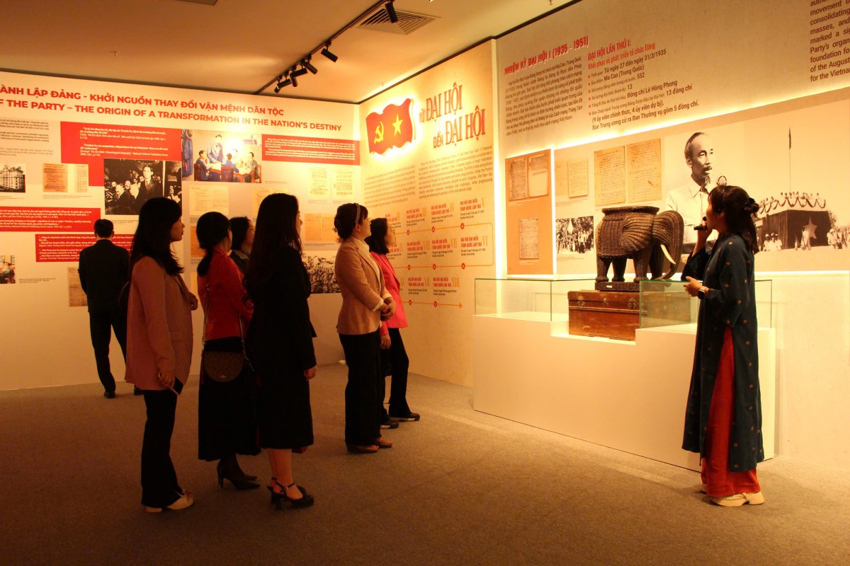 Ý Nghĩa Sinh Hoạt Chuyên Đề Tại Triển Lãm “Đảng Cộng Sản Việt Nam - Từ Đại Hội Đến Đại Hội”