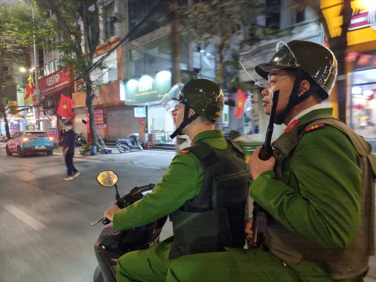 Công An Phường Láng: Tuần Tra Xuyên Đêm, Quyết Tâm Thực Hiện Thắng Lợi Phương Án Bảo Vệ Đại Hội Xiv Của Đảng